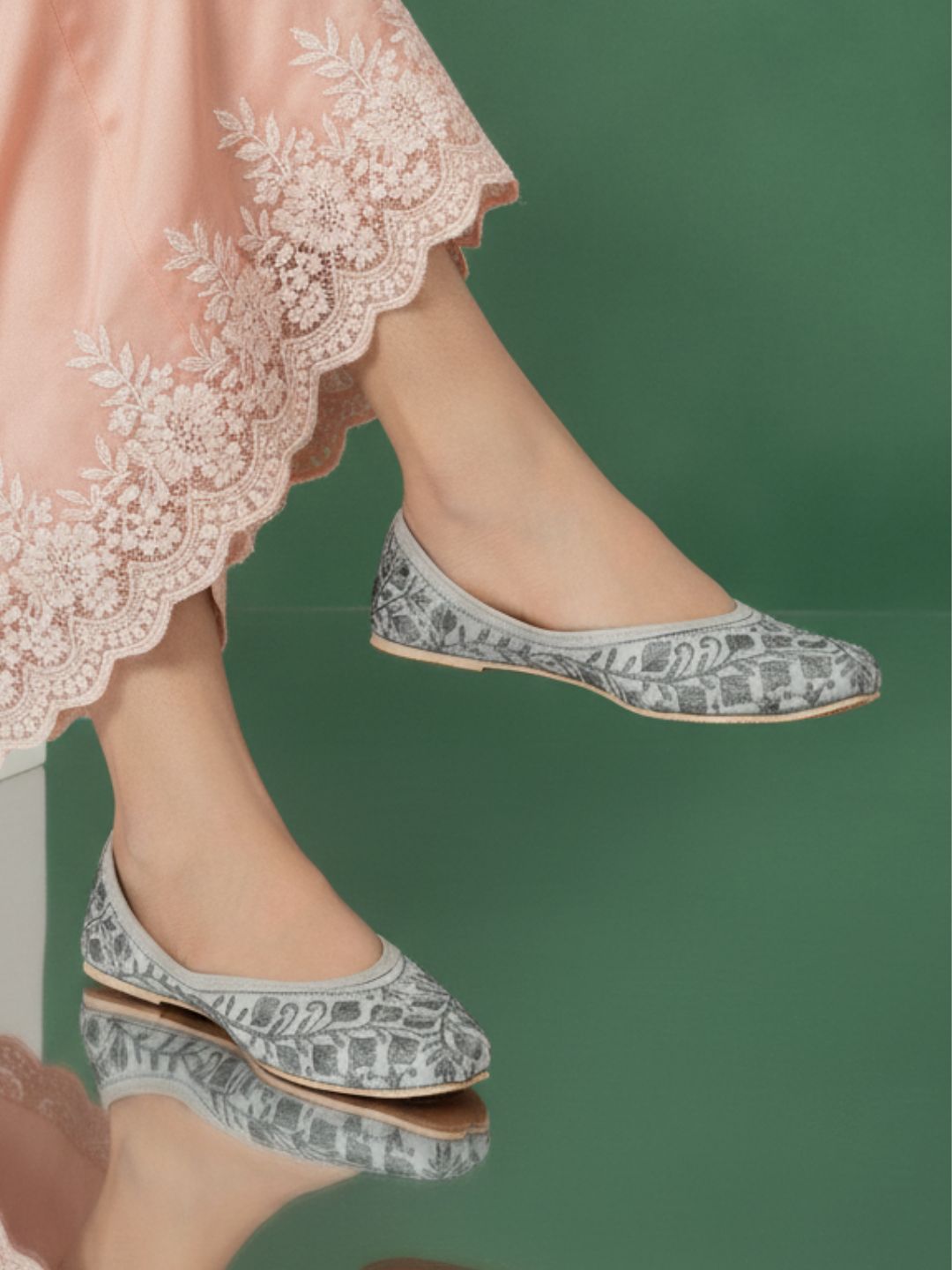 Desi Colour Women Indian Ethnic Footwear-Grey Heavy Work-LR