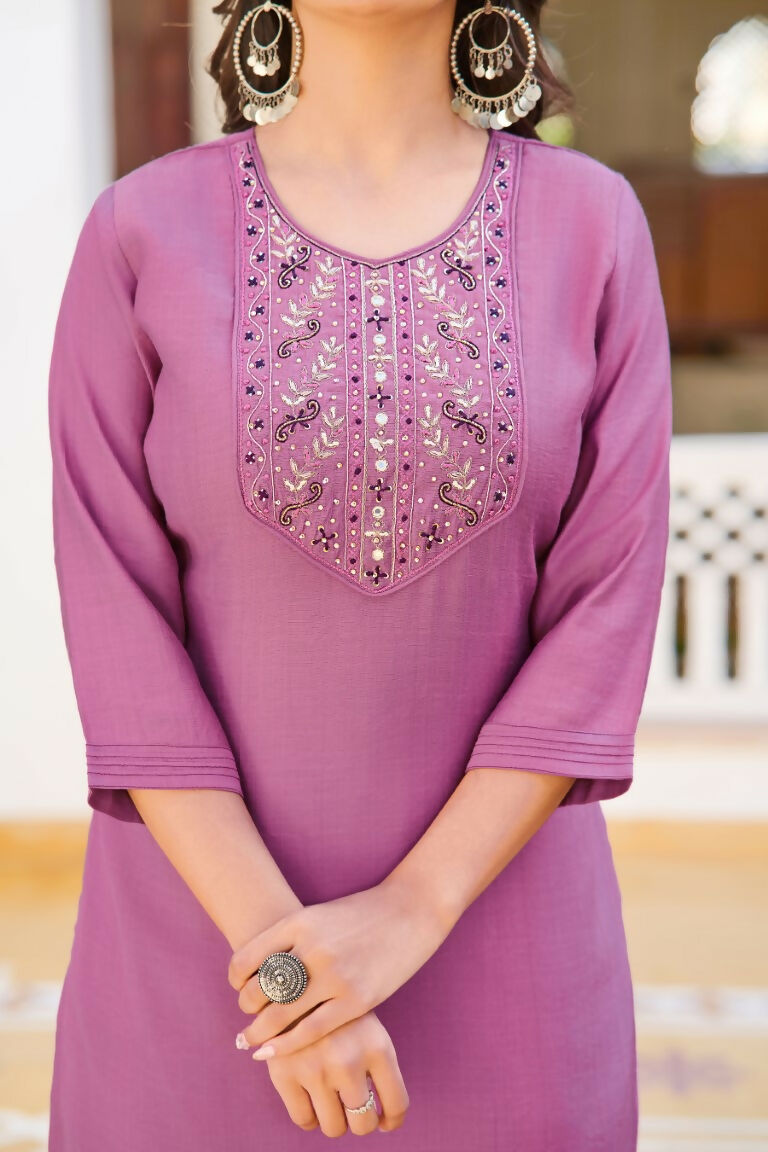 Nisha1004B