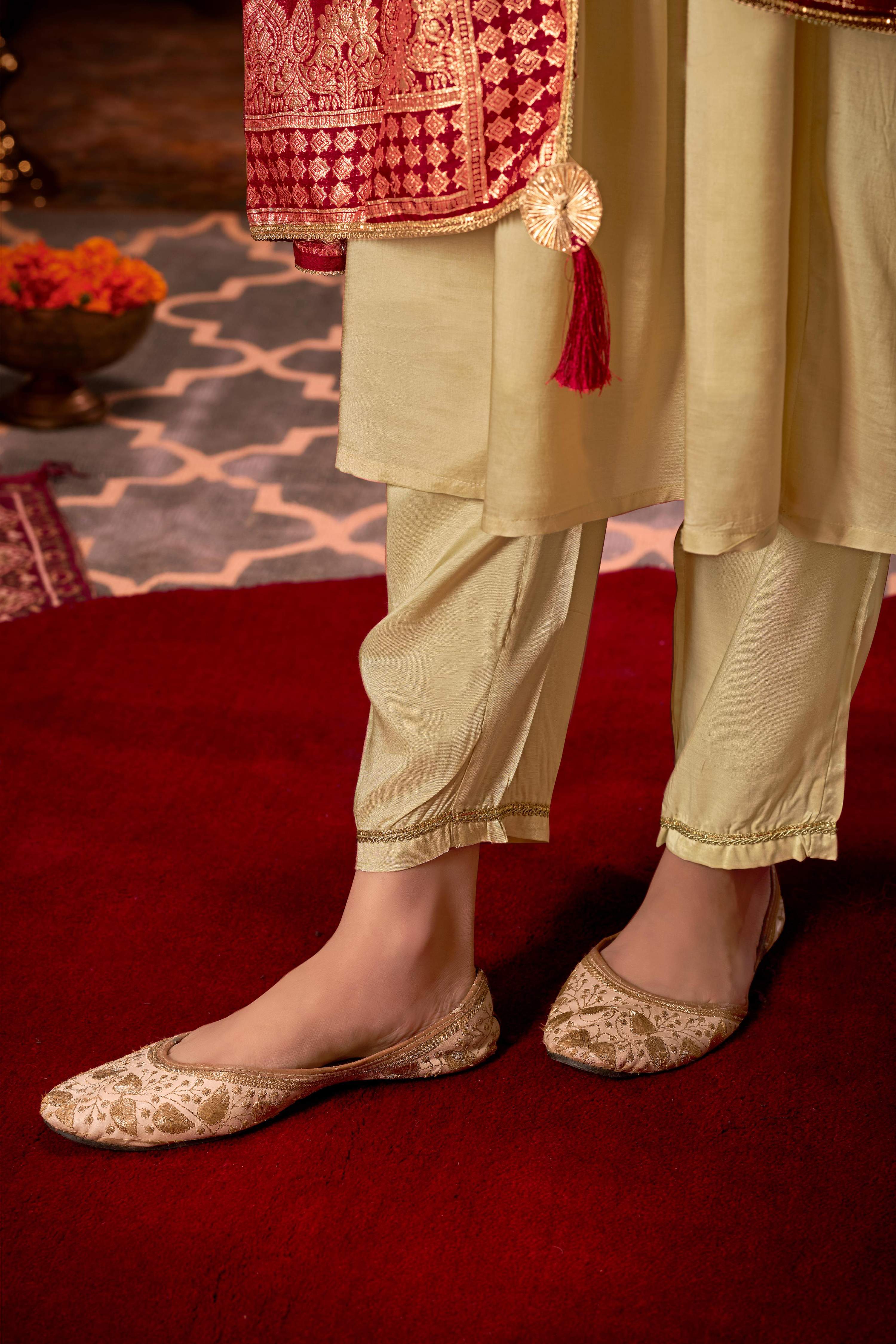 BulBul Gayatri Muslin Beige Kurta Set With Dupatta