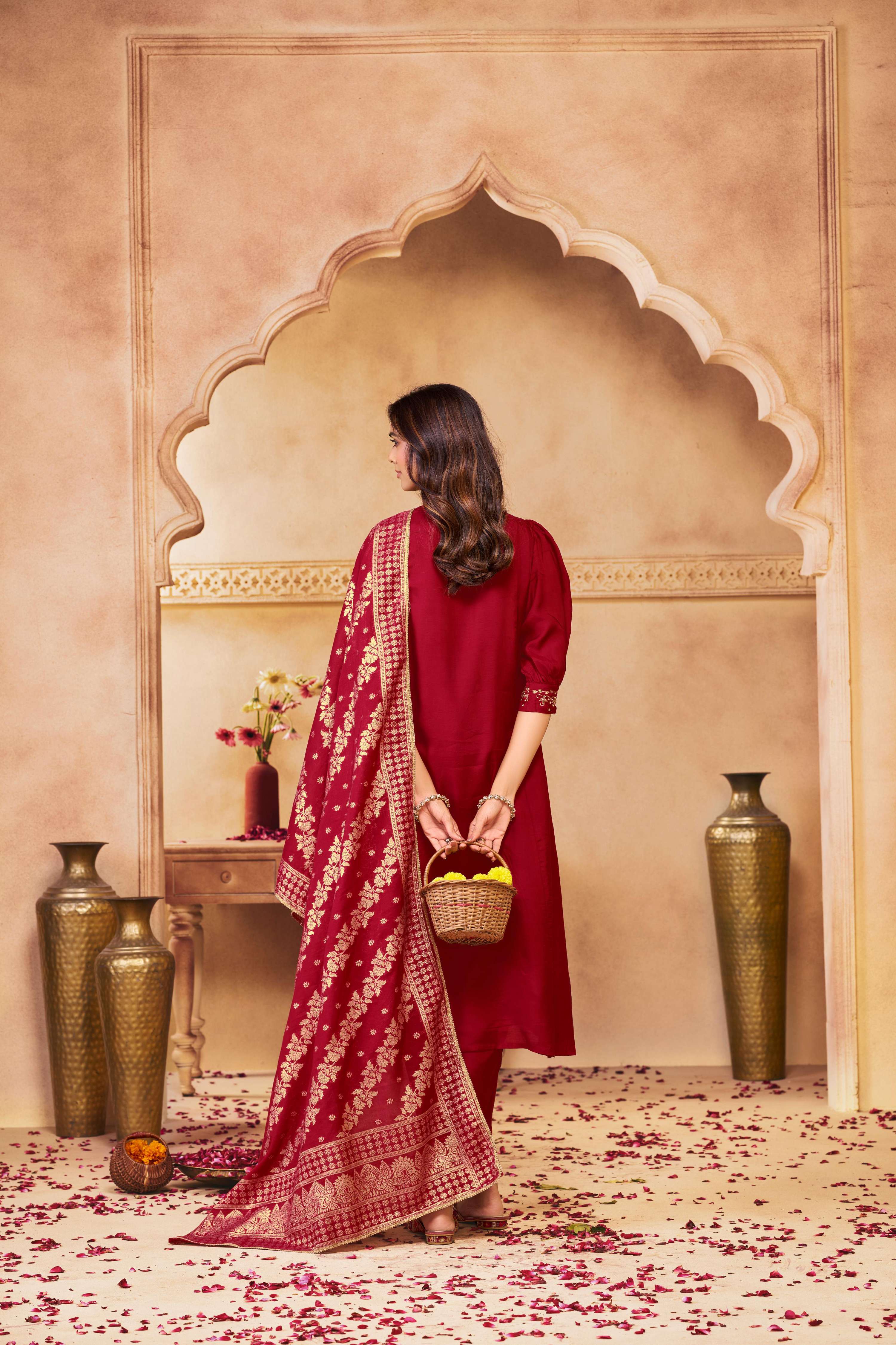 BulBul Gayatri Muslin Red Kurta Set With Dupatta
