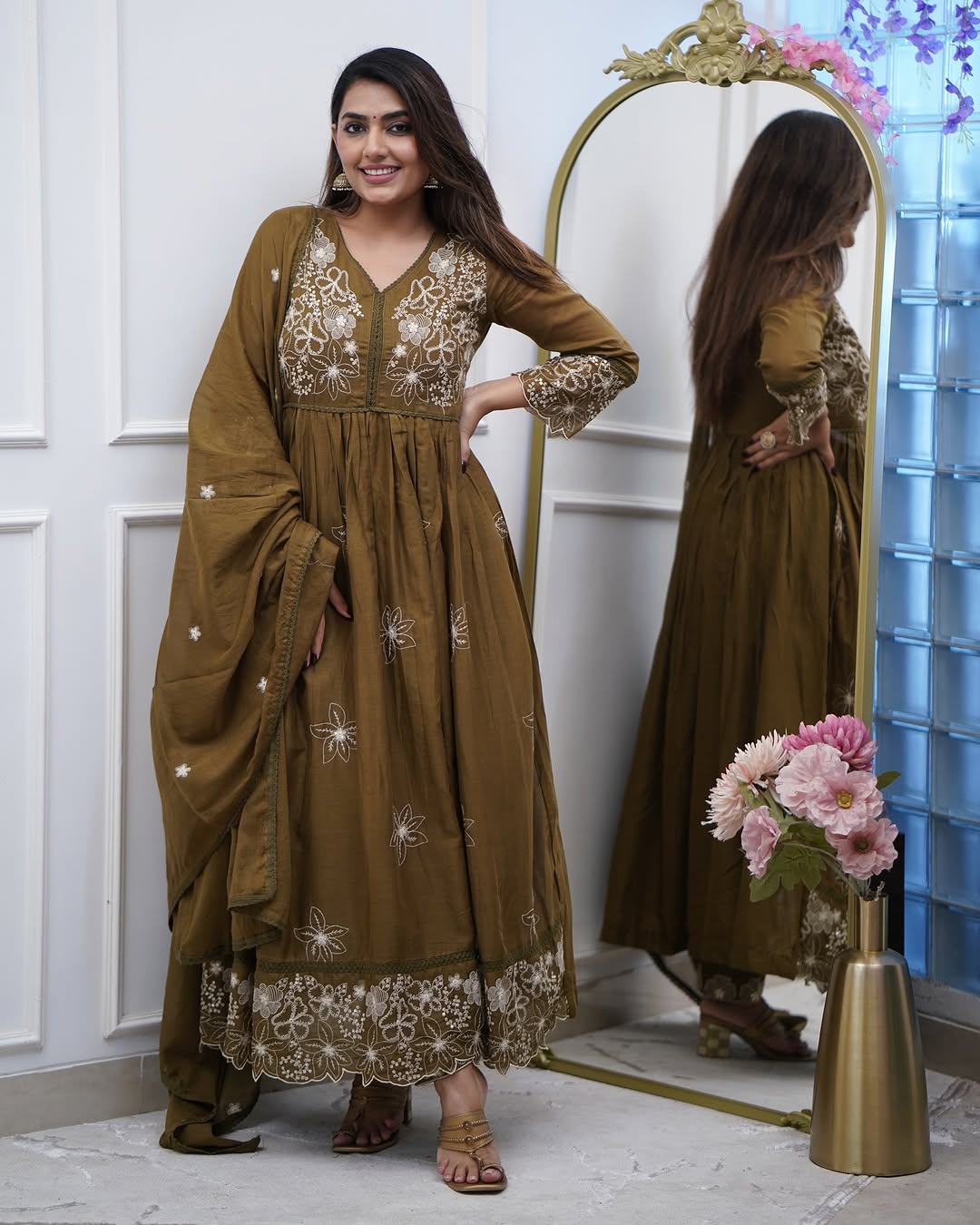 Lorenvalley Brown Cotton Silk Embroidered And Chikan Lace Work Kurta Set