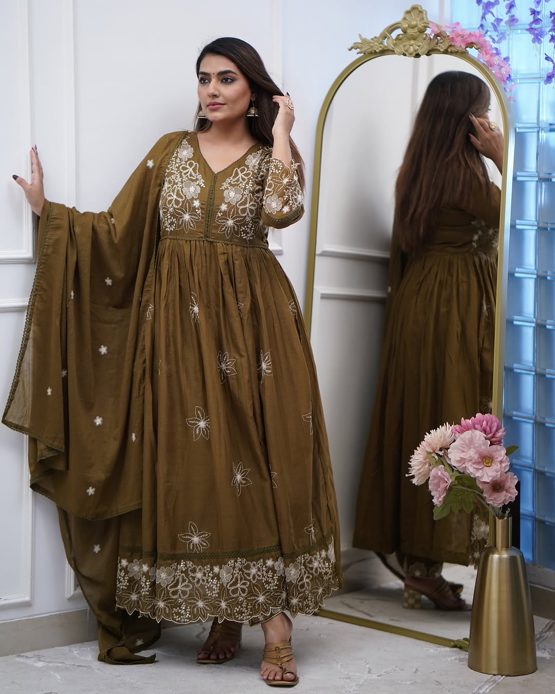 Lorenvalley Brown Cotton Silk Embroidered And Chikan Lace Work Kurta Set