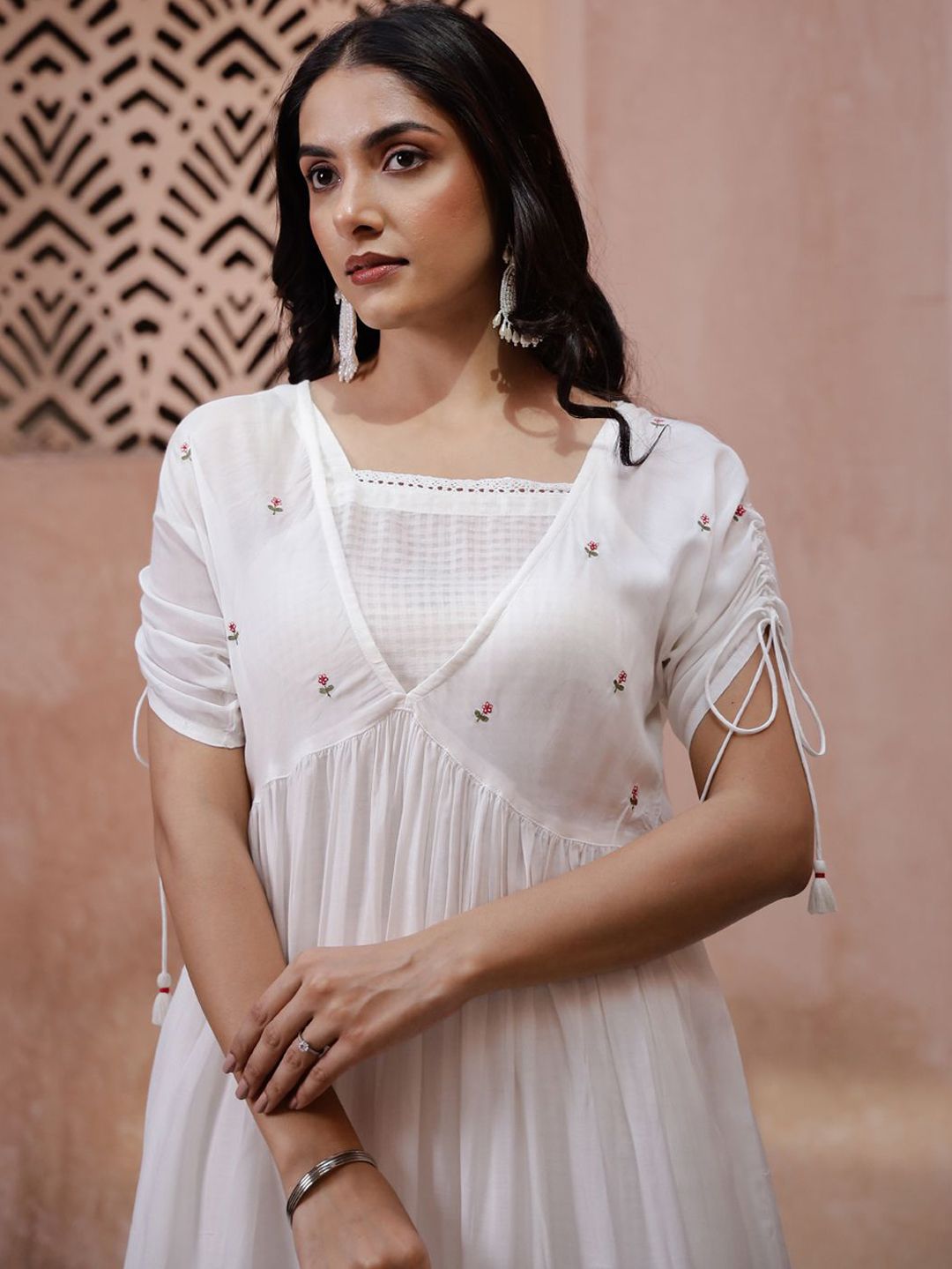 Sangria Floral Embroidered Thread Work Kurta with Trouser - Distacart