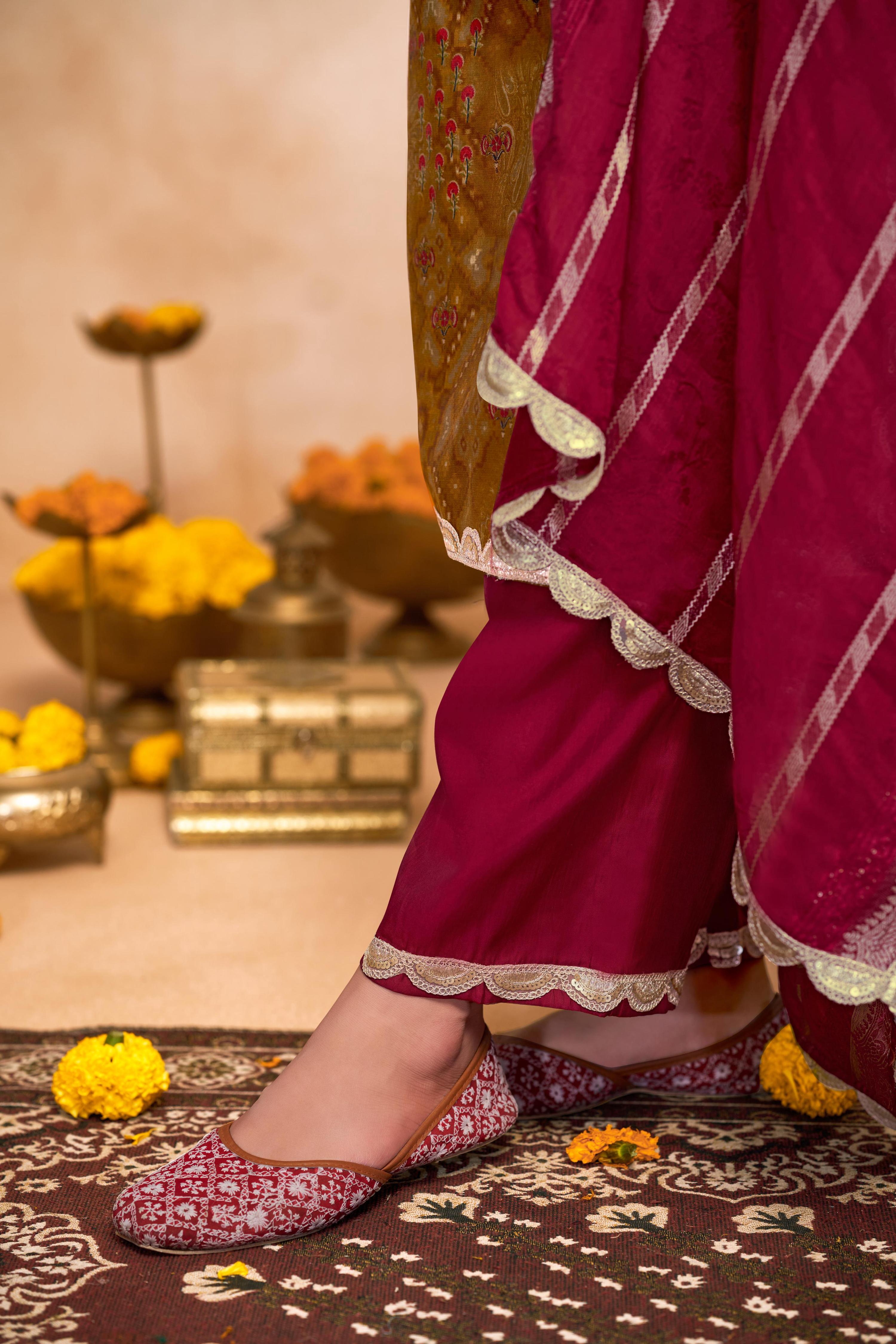 BulBul Shehnaaz Brown Kurta Set with Dupatta