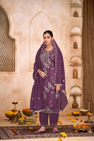 BulBul Shehnaaz Purple Embroiderd Kurta Set With Dupatta