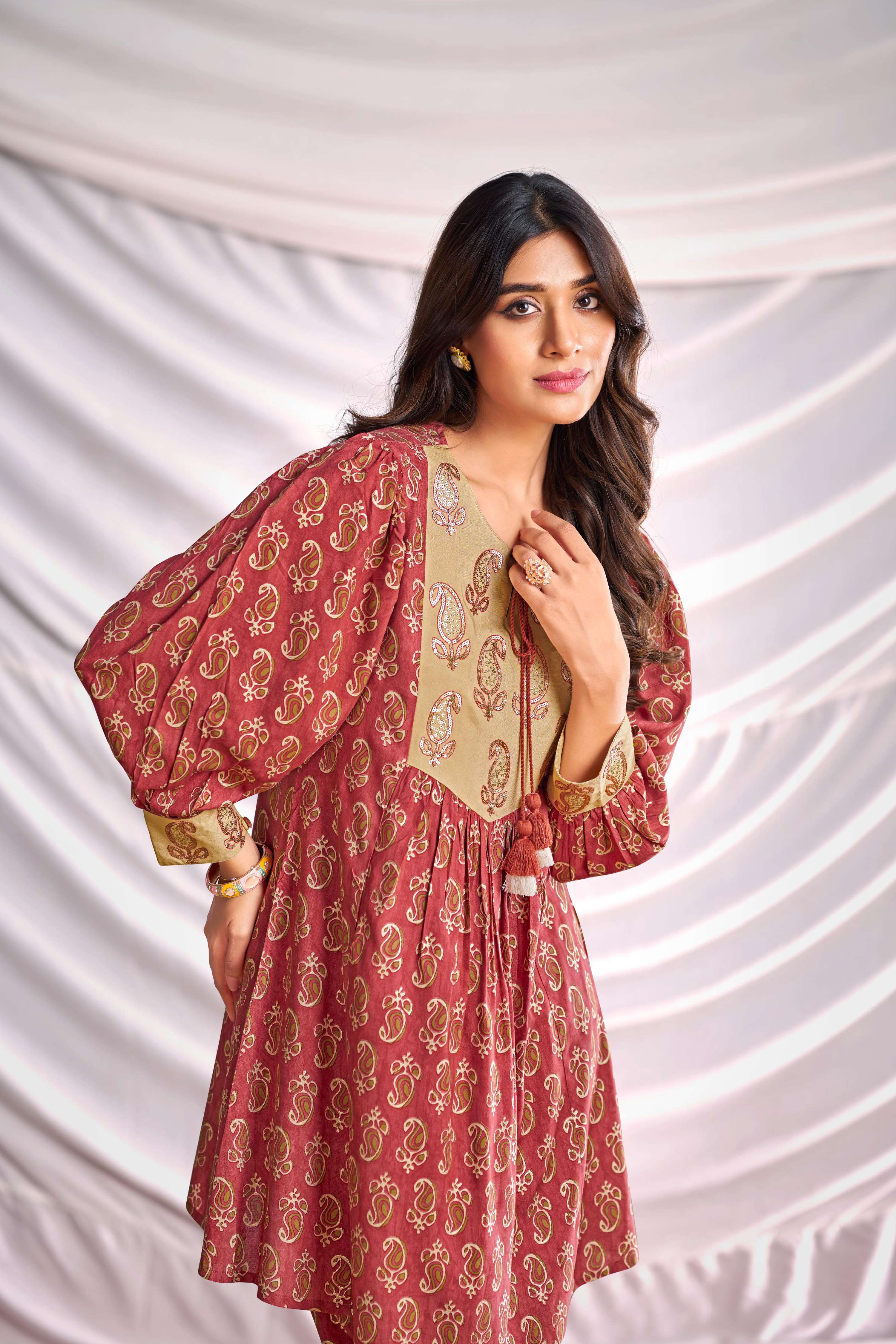 BulBul Women Peach Embroidered Paisley Printed Co-ord Set