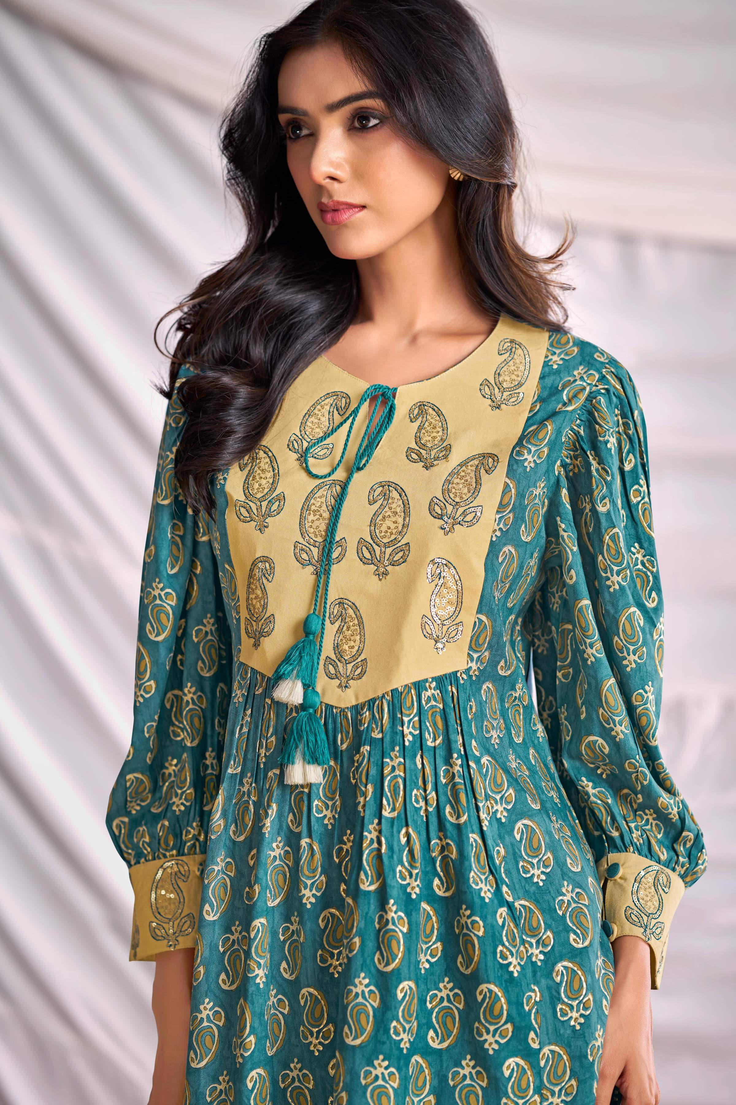BulBul Women Blue Embroidered Paisley Printed Co-ord Set