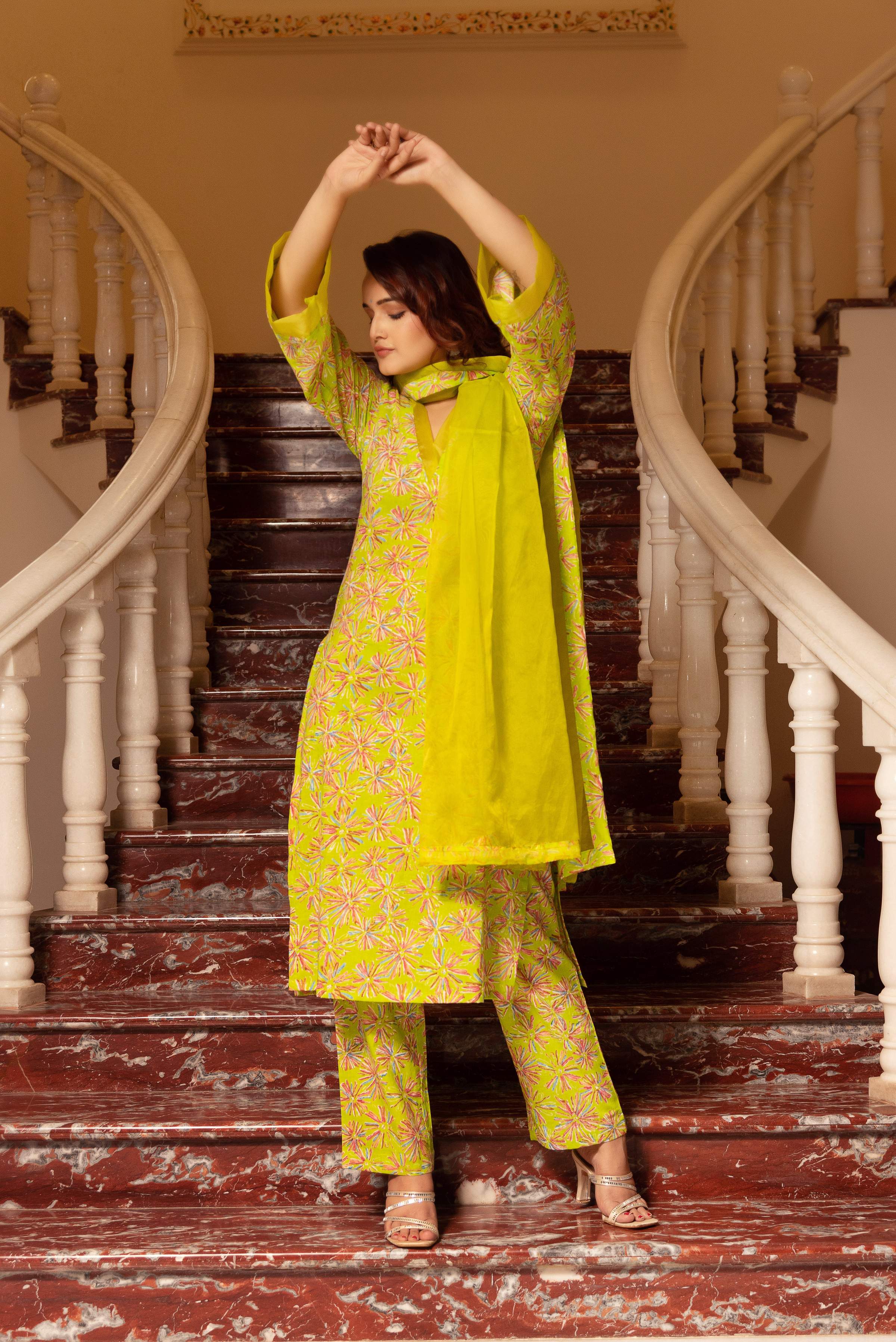 Pomcha Jaipur Kapas Green Suit Set - Distacart