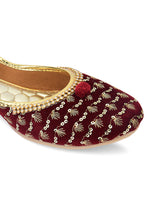 Thumbnail for Desi Colour Women Indian Ethnic Footwear-Maroon Star - Distacart
