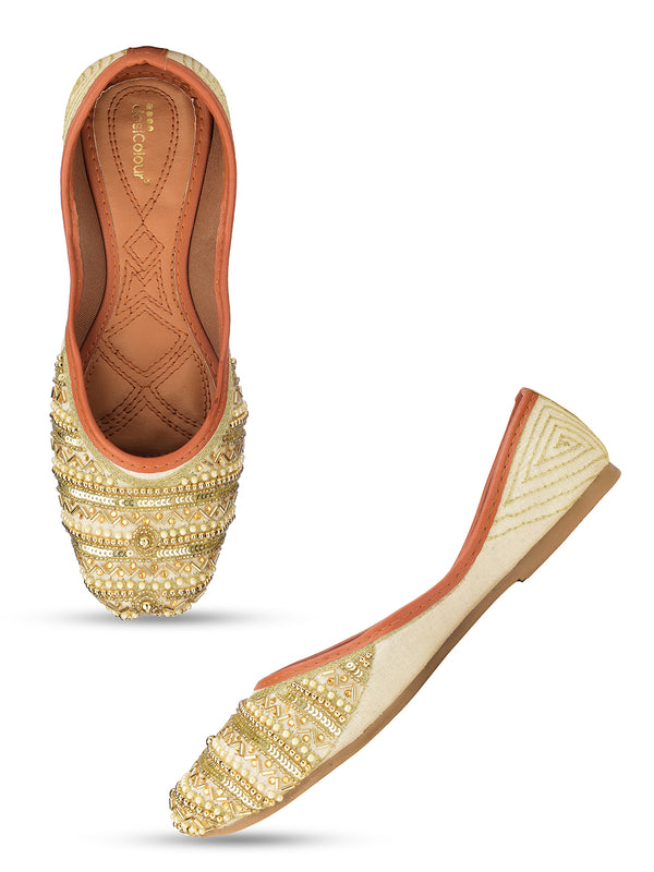 Desi Colour Women Indian Ethnic Footwear-Gold line - Distacart