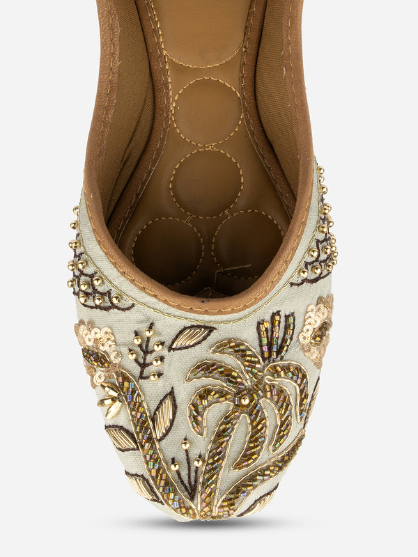 Desi Colour Women Indian Ethnic Footwear-Grey Emb
