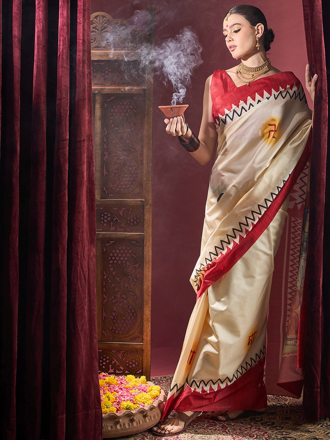 NOZ2TOZ Women's Silk Blend Off White Printed Celebrity Saree With Blouse Piece - Distacart