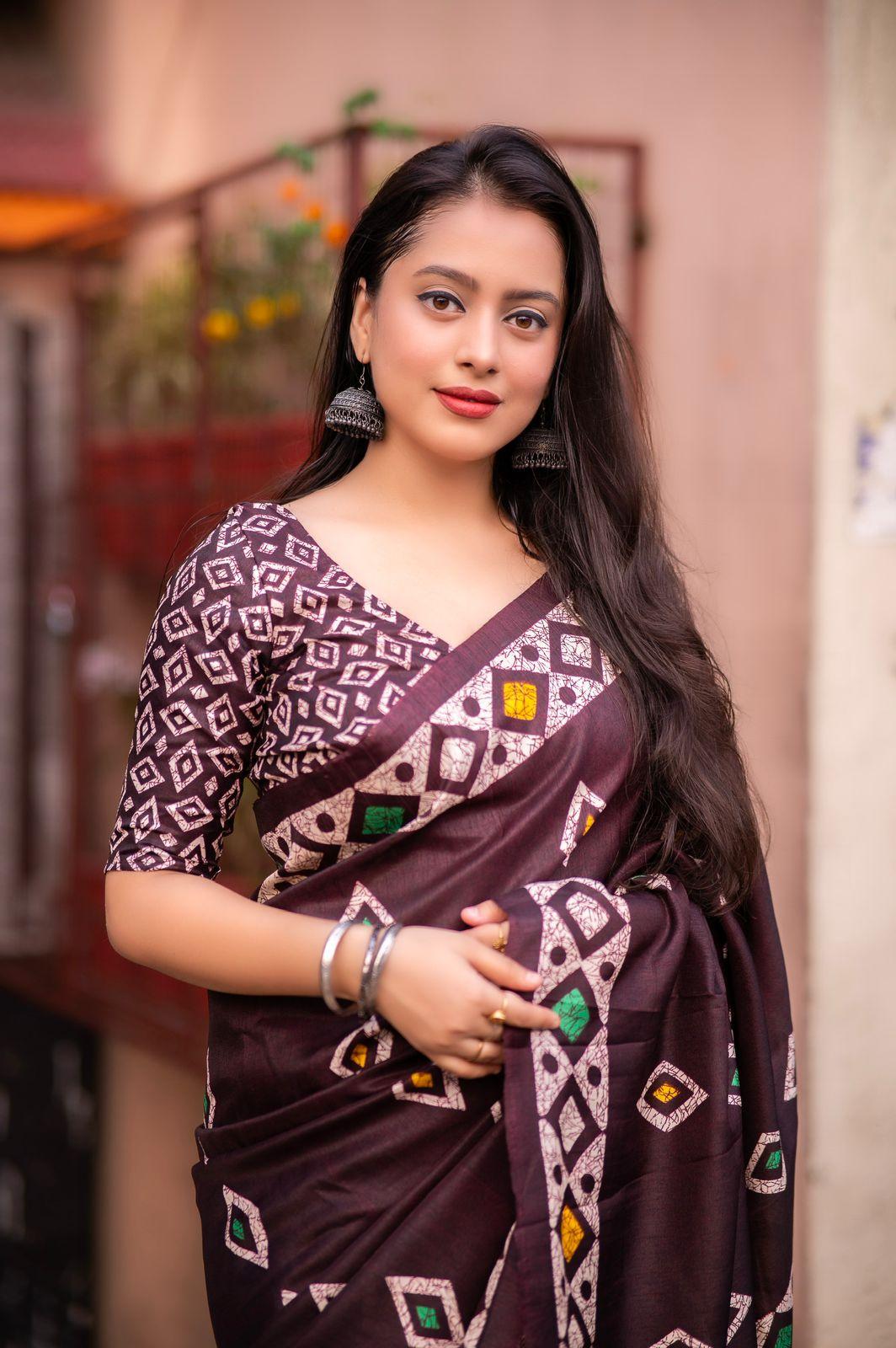 Maroon Silk Blend Ethnic Motifs Saree with Unstitched Blouse - Hiral Fashion - Distacart