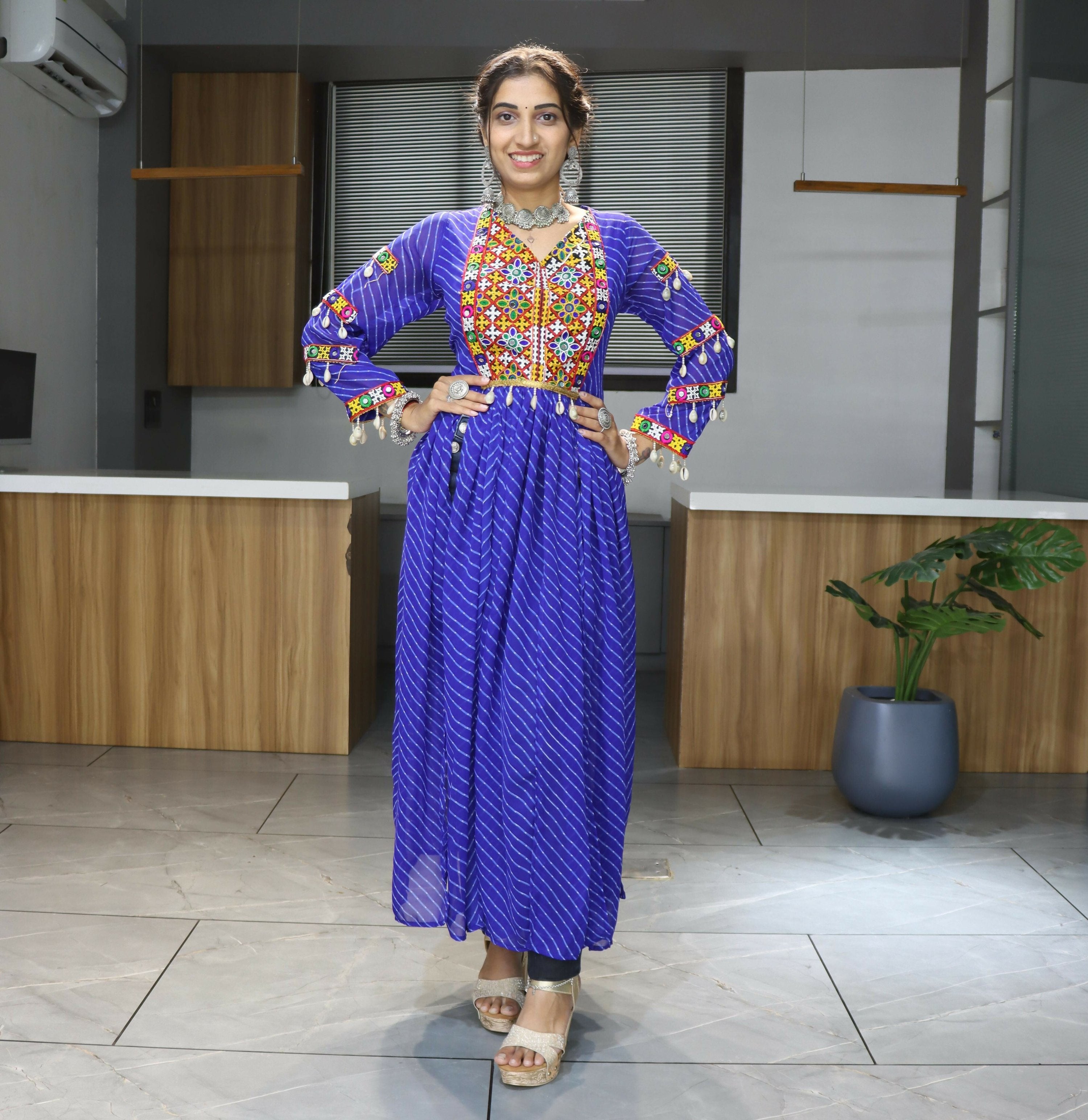 VN-GRTN-Navratri-8026-Blue