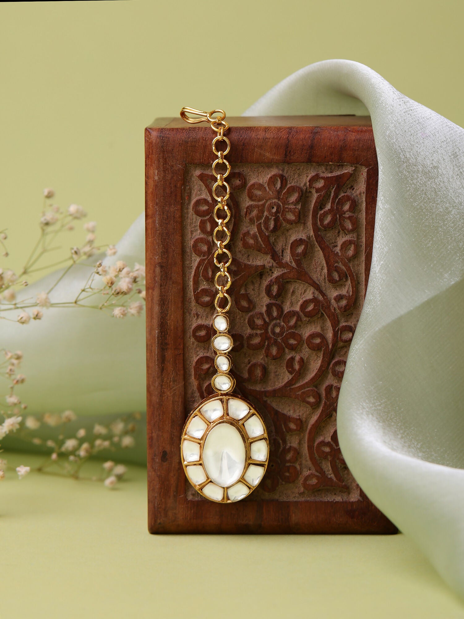 Ruby Raang 22k Gold Polished Kundan Maang Tikka