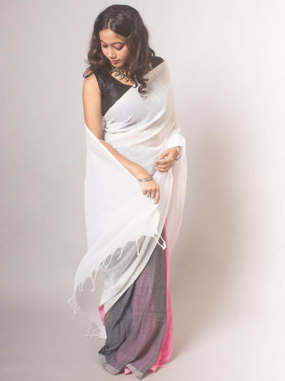 ECDCKCHTS3COLORWhiteGrayPink