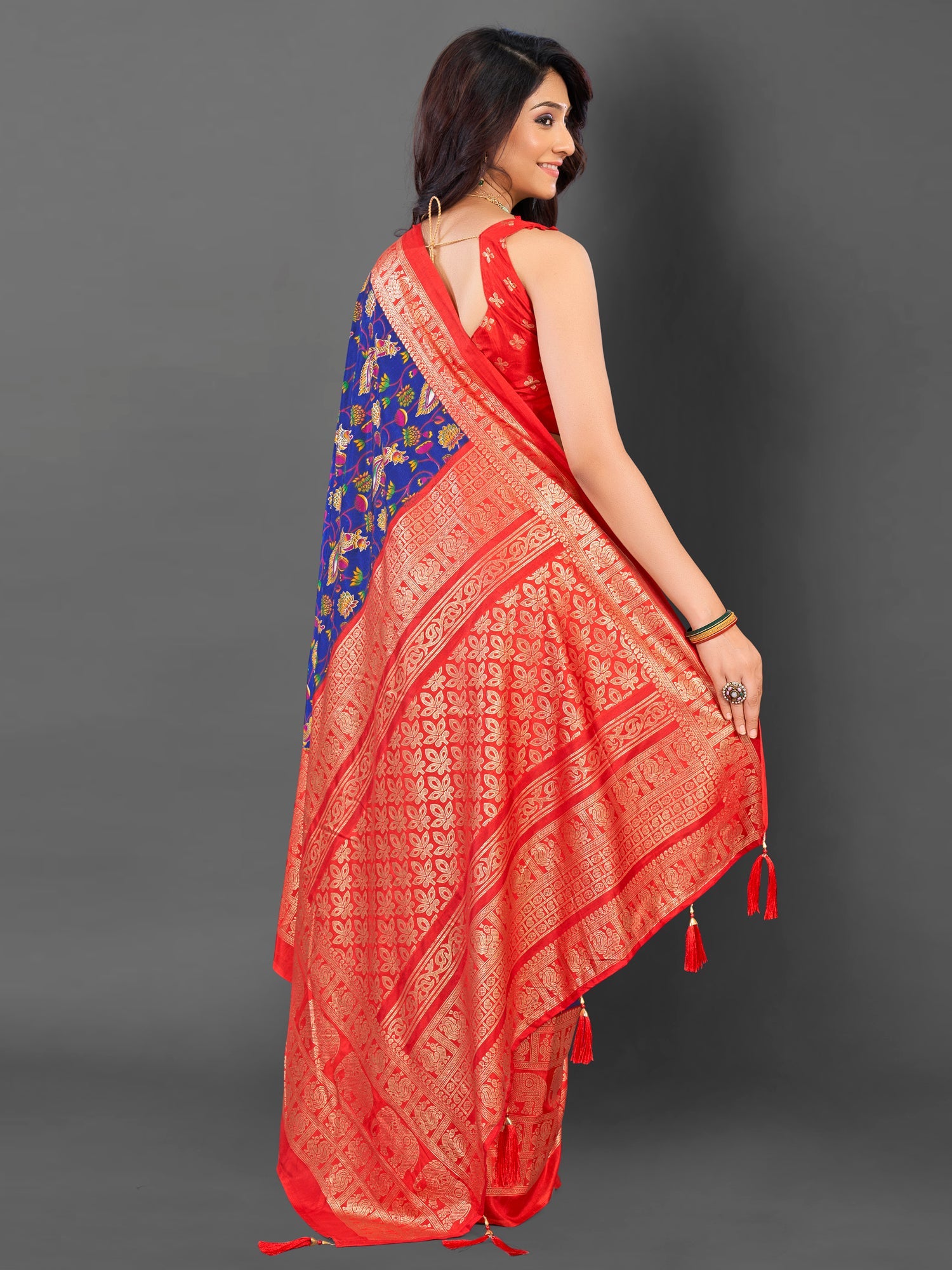 NOZ2TOZ Women's Cotton Blend Blue Printed Designer Saree With Blouse Piece - Distacart