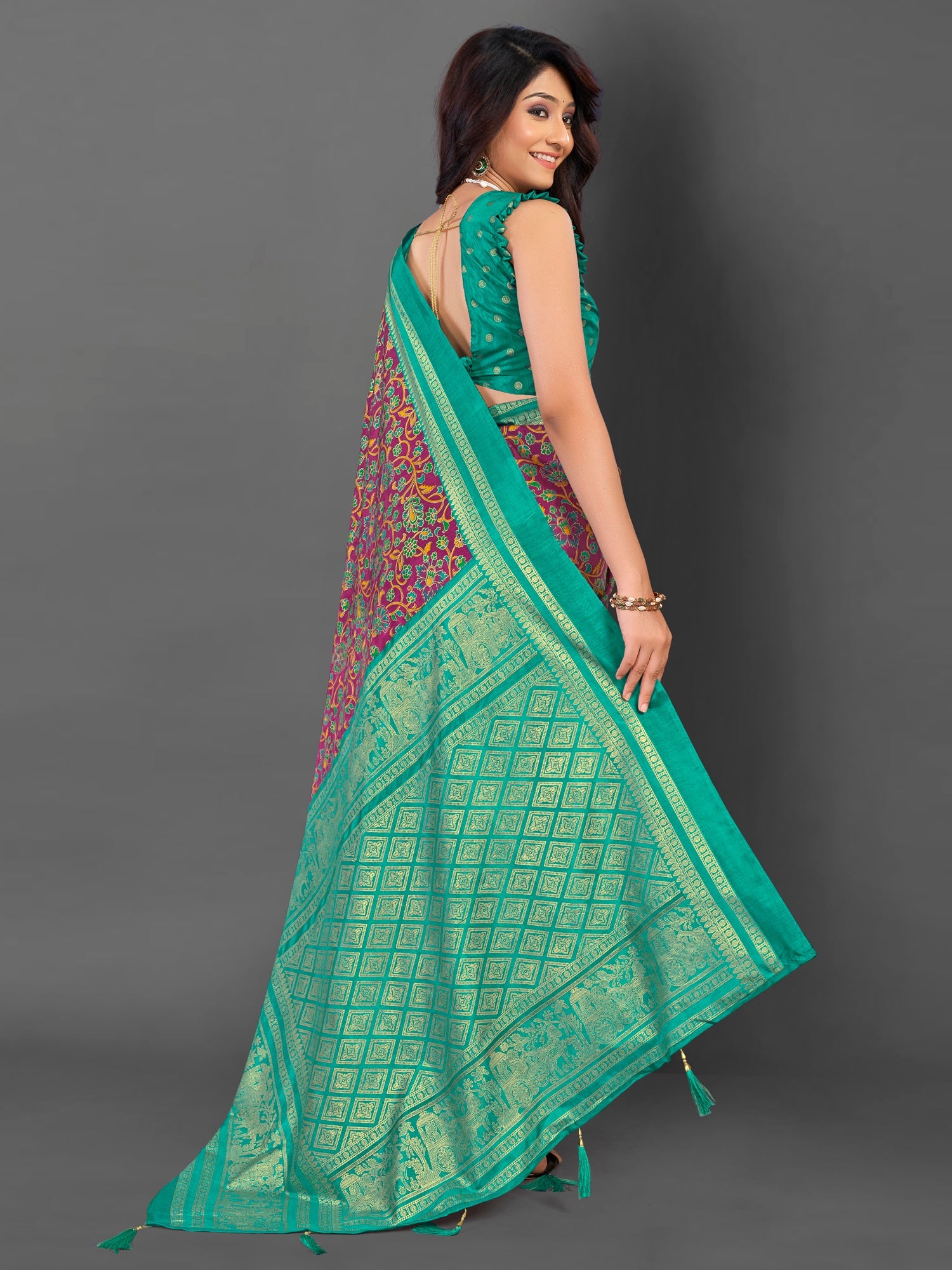 NOZ2TOZ Women's Cotton Blend Magenta Printed Designer Saree With Blouse Piece - Distacart