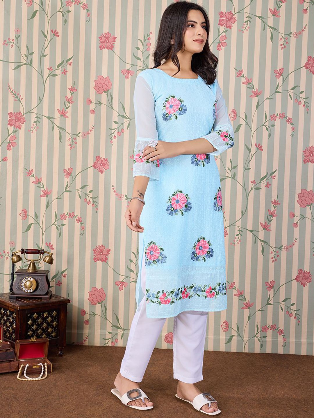 Ode by House of Pataudi Floral Embroidered Thread Work Floral Georgette Straight Kurta