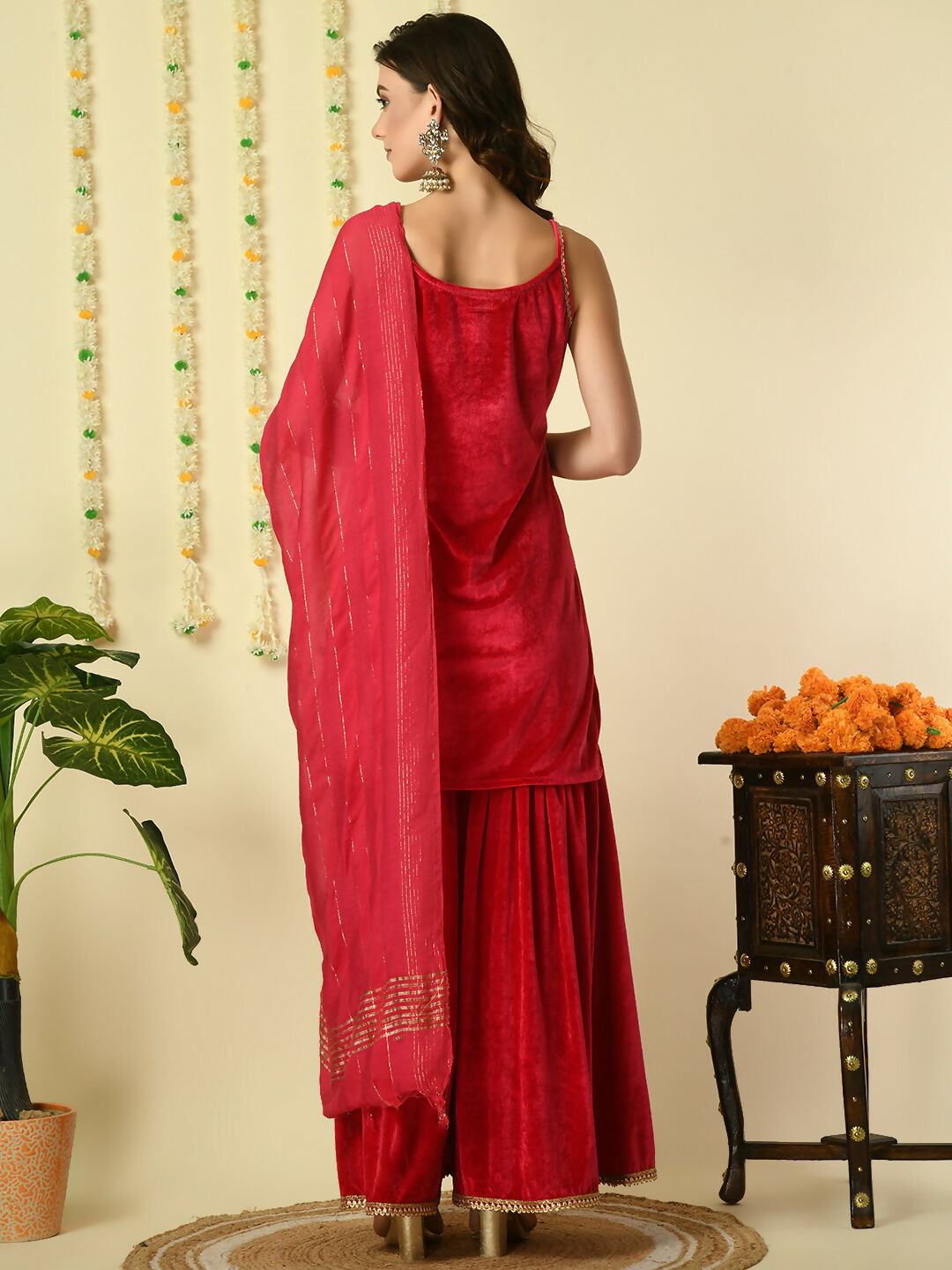 Myshka Women's Pink Velvet Kurti & Sharara With Dupatta Party Sets - Distacart