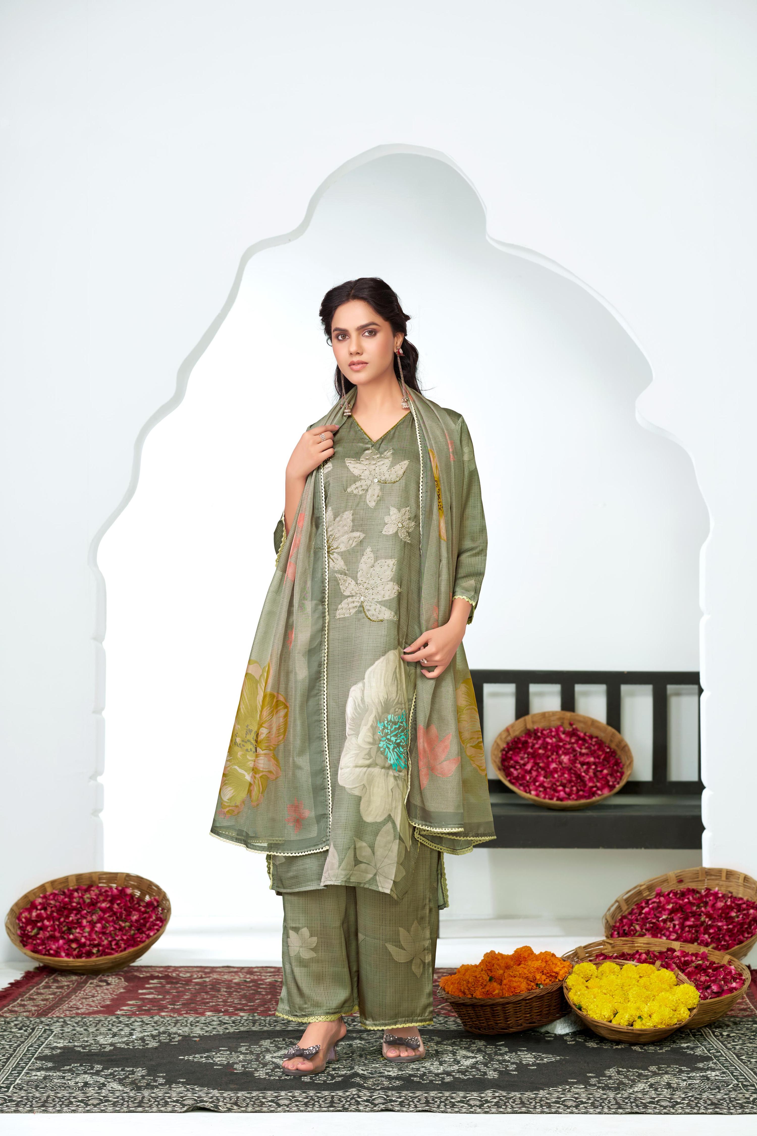 BulBul Farida Grey Silk Kurta Set with Dupatta