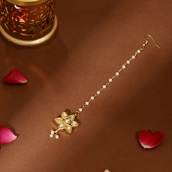 Ruby Raang Gold Flower Kundan Maang Tikka
