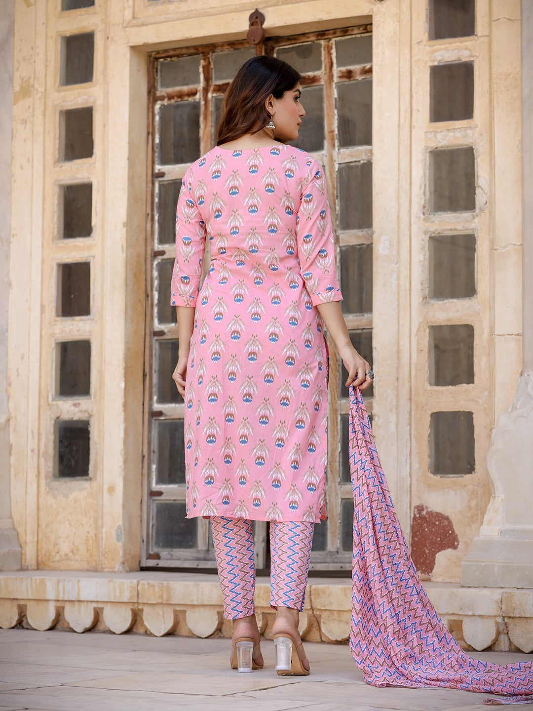 Yufta Floral Embroidered Regular Pure Cotton Kurta with Trousers & With Dupatta - Distacart