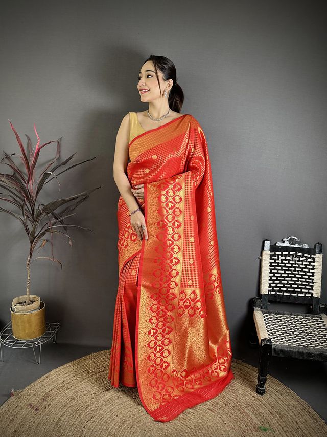 Elora Red Banarasi Soft Silk Checked Body With Floral Motifs South Pattu Saree - Dista