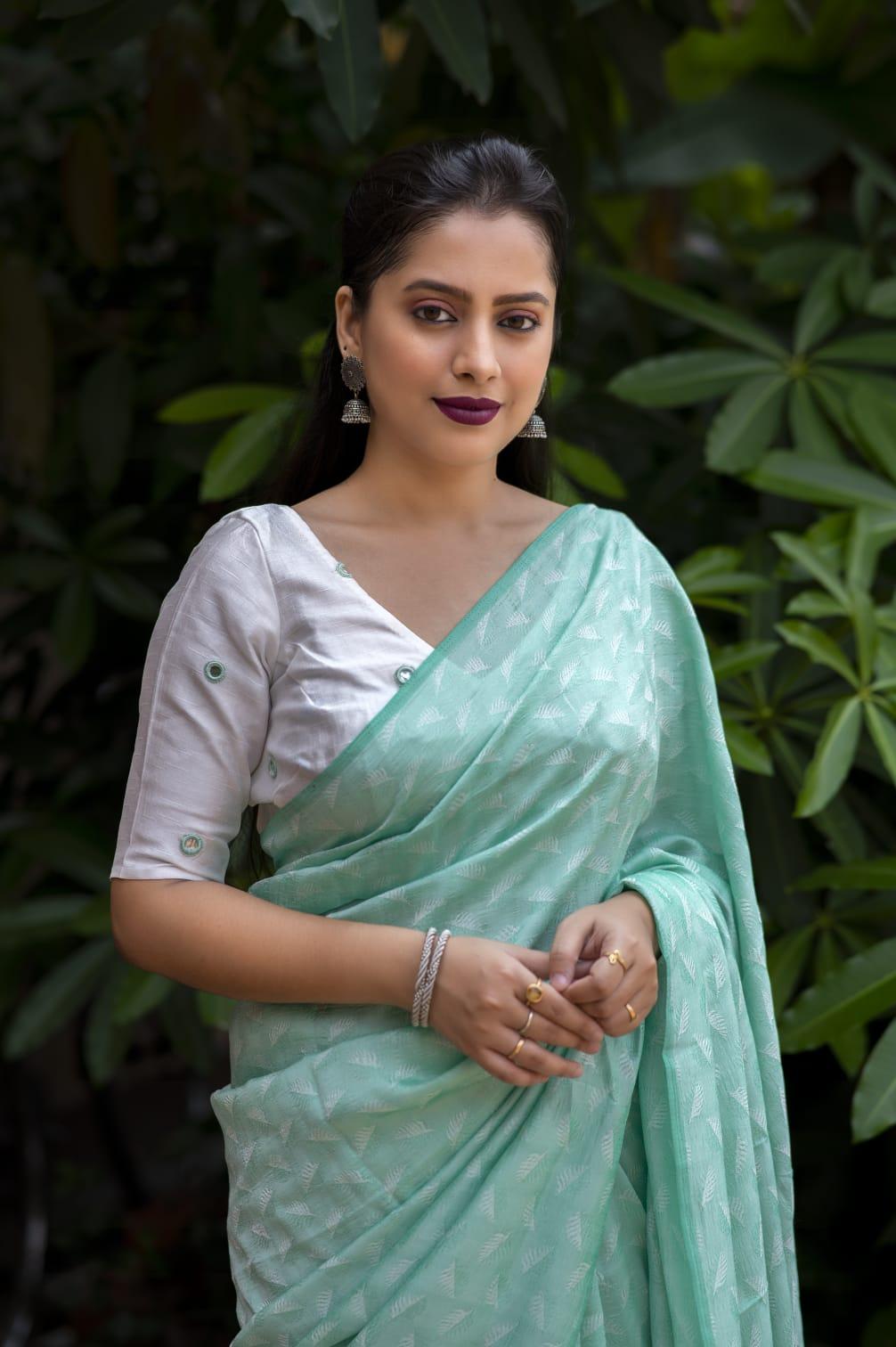 Green Poly Georgette Woven Design Saree with Unstitched Blouse - Hiral Fashion - Distacart