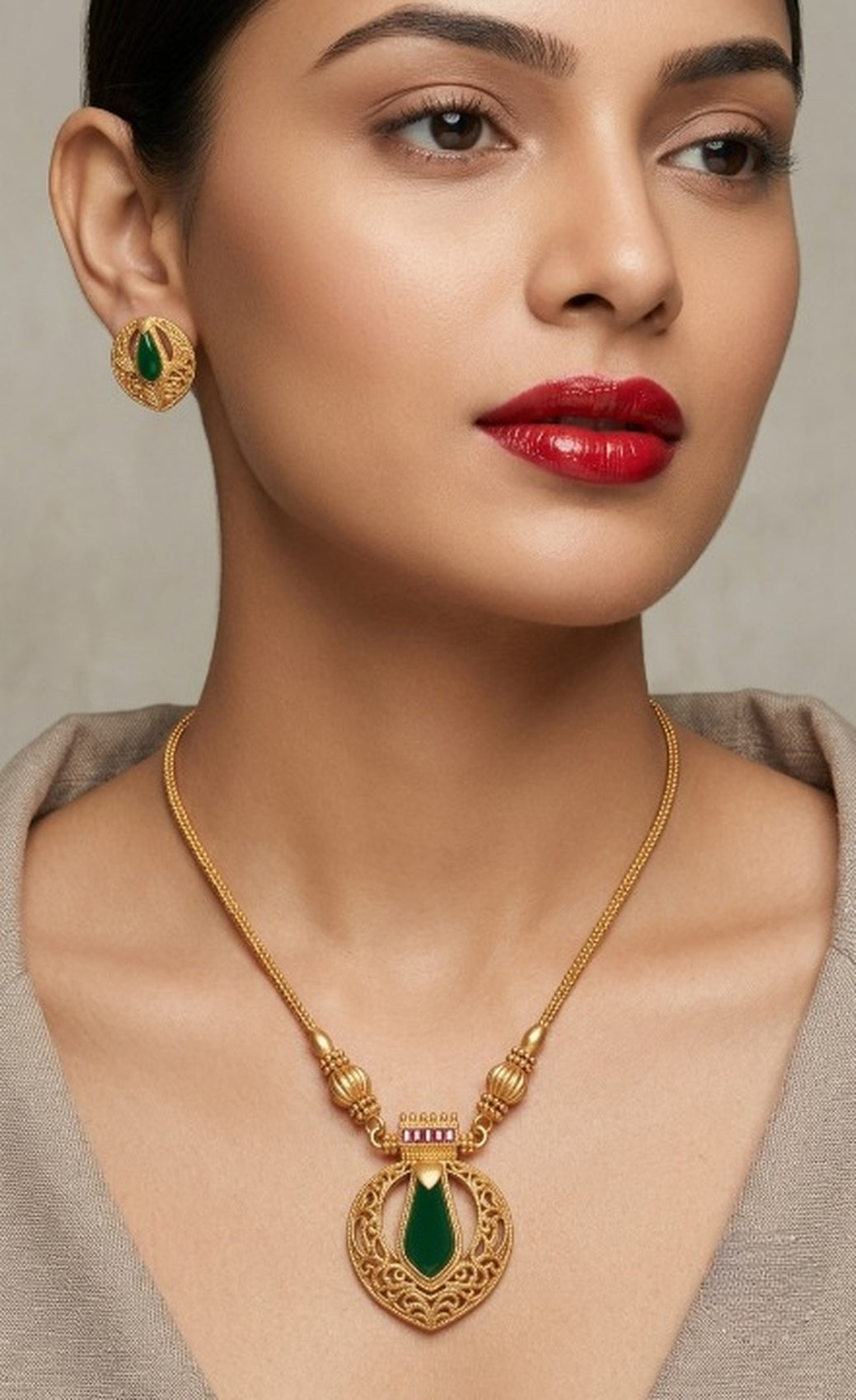 Jewel City Traditional Gold-Plated Emerald Green Pendant Necklace Set - Dista
