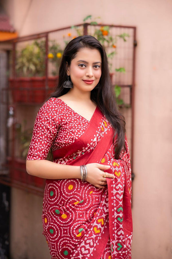 Red Silk Blend Ethnic Motifs Saree with Unstitched Blouse - Hiral Fashion - Distacart