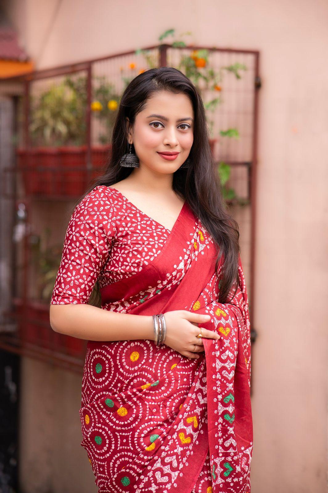 Red Silk Blend Ethnic Motifs Saree with Unstitched Blouse - A2M - Distacart