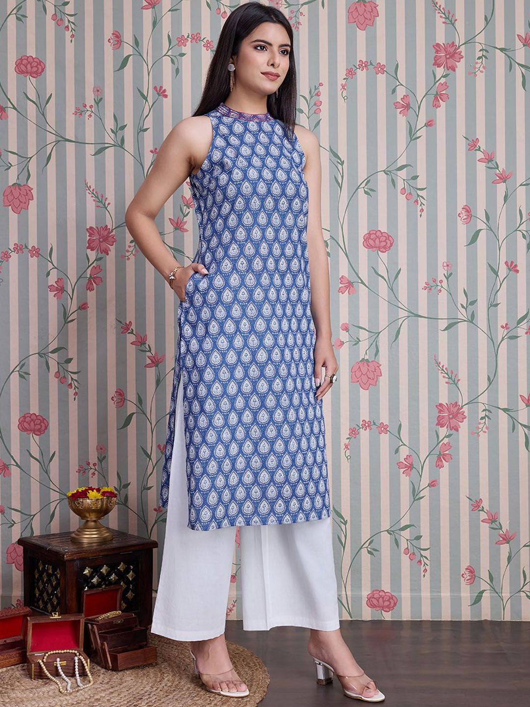 Ode by House of Pataudi Ethnic Motifs Printed Straight Pure Cotton Kurta with Palazzos - Distacart