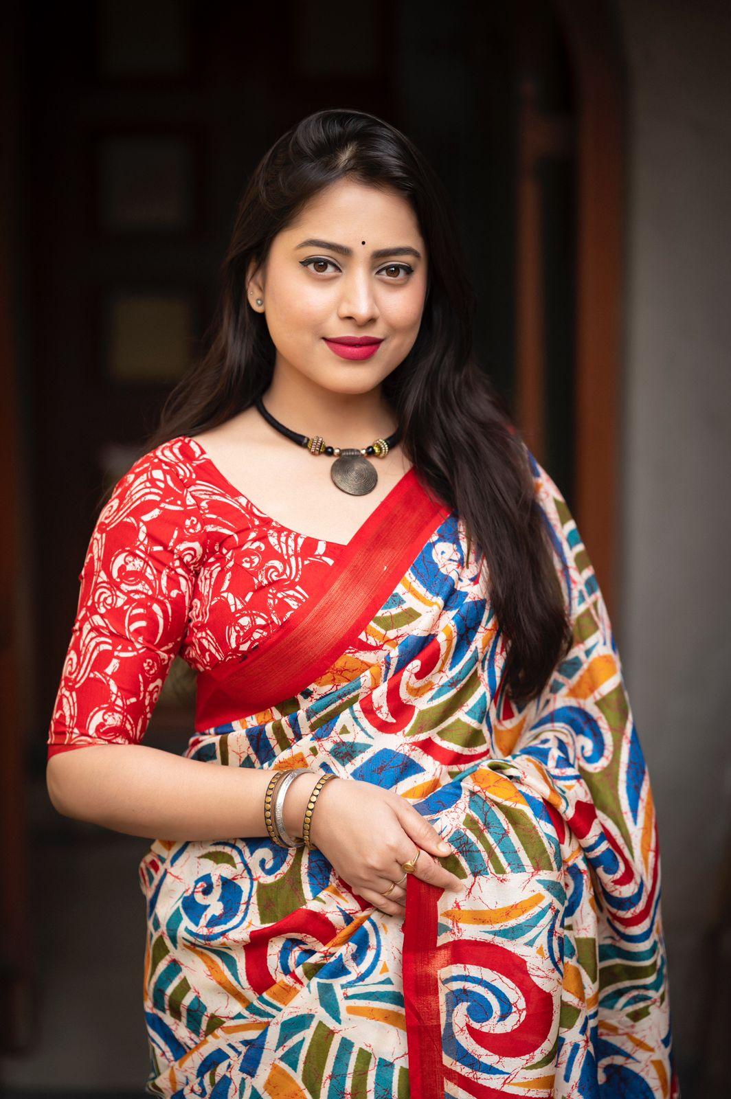 Red Cotton Crepe Batik Print Saree with Unstitched Blouse - Hiral Fashion - Distacart