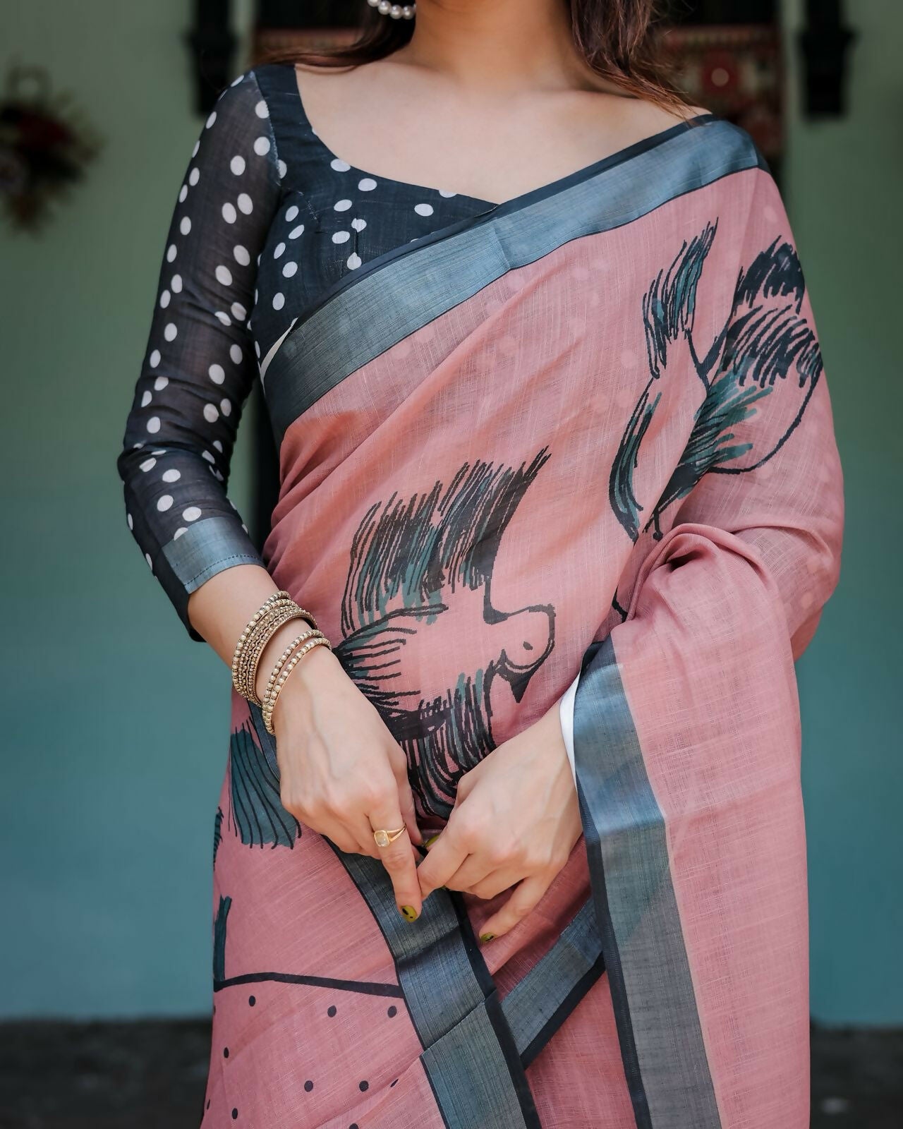 Preksha Creation Dusty Pink Wedding Linen Striking Face And Bird Prints Women Saree