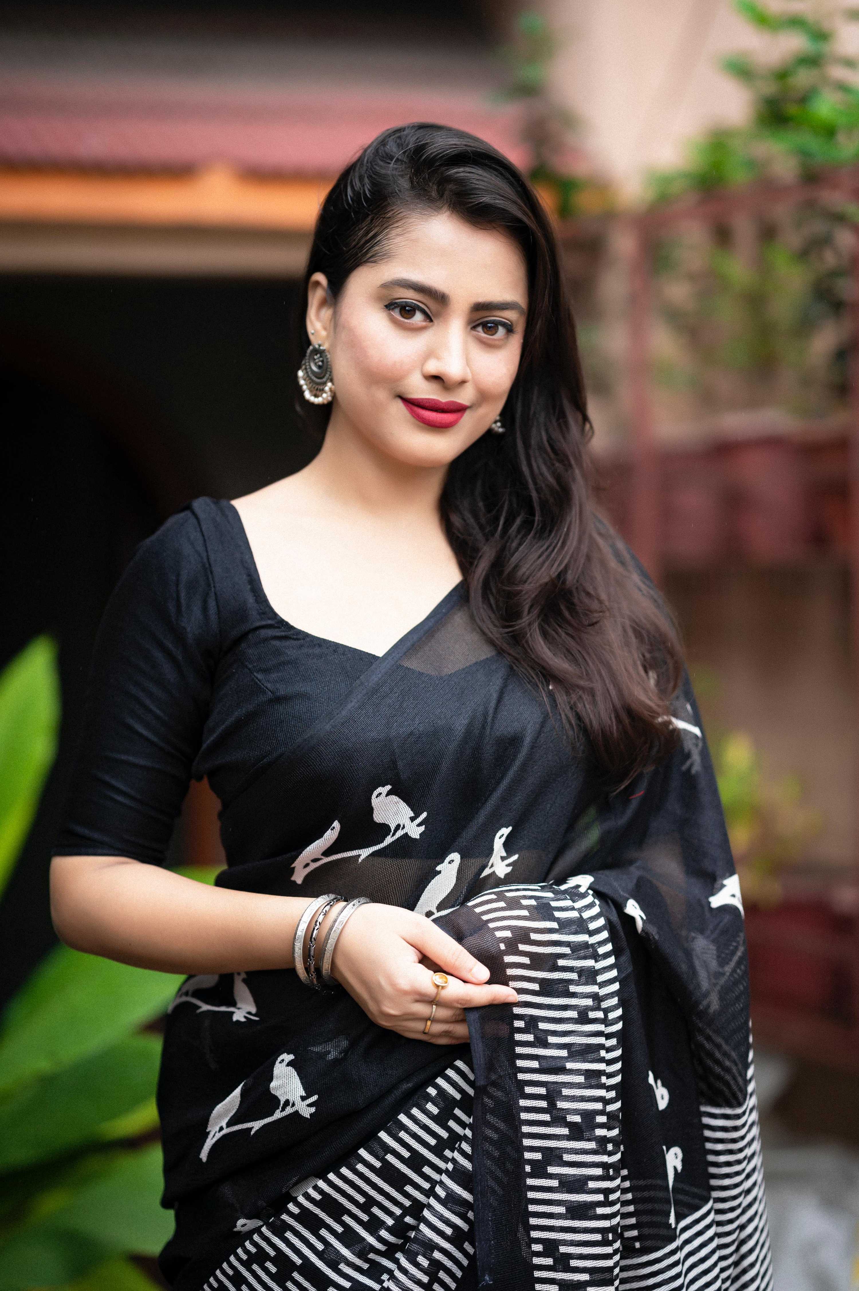 Black Silk Blend Ethnic Motifs Saree with Unstitched Blouse - Hiral Fashion - Distacart