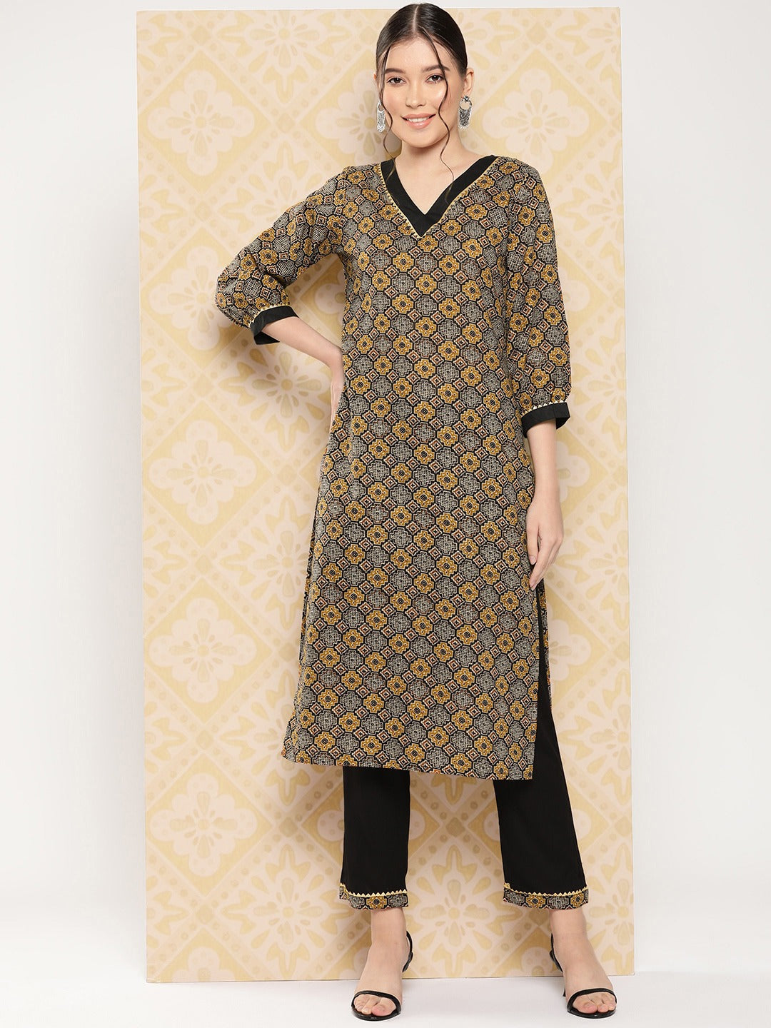 Yufta Geometric Printed Regular Pure Cotton Kurta with Trousers - Distacart