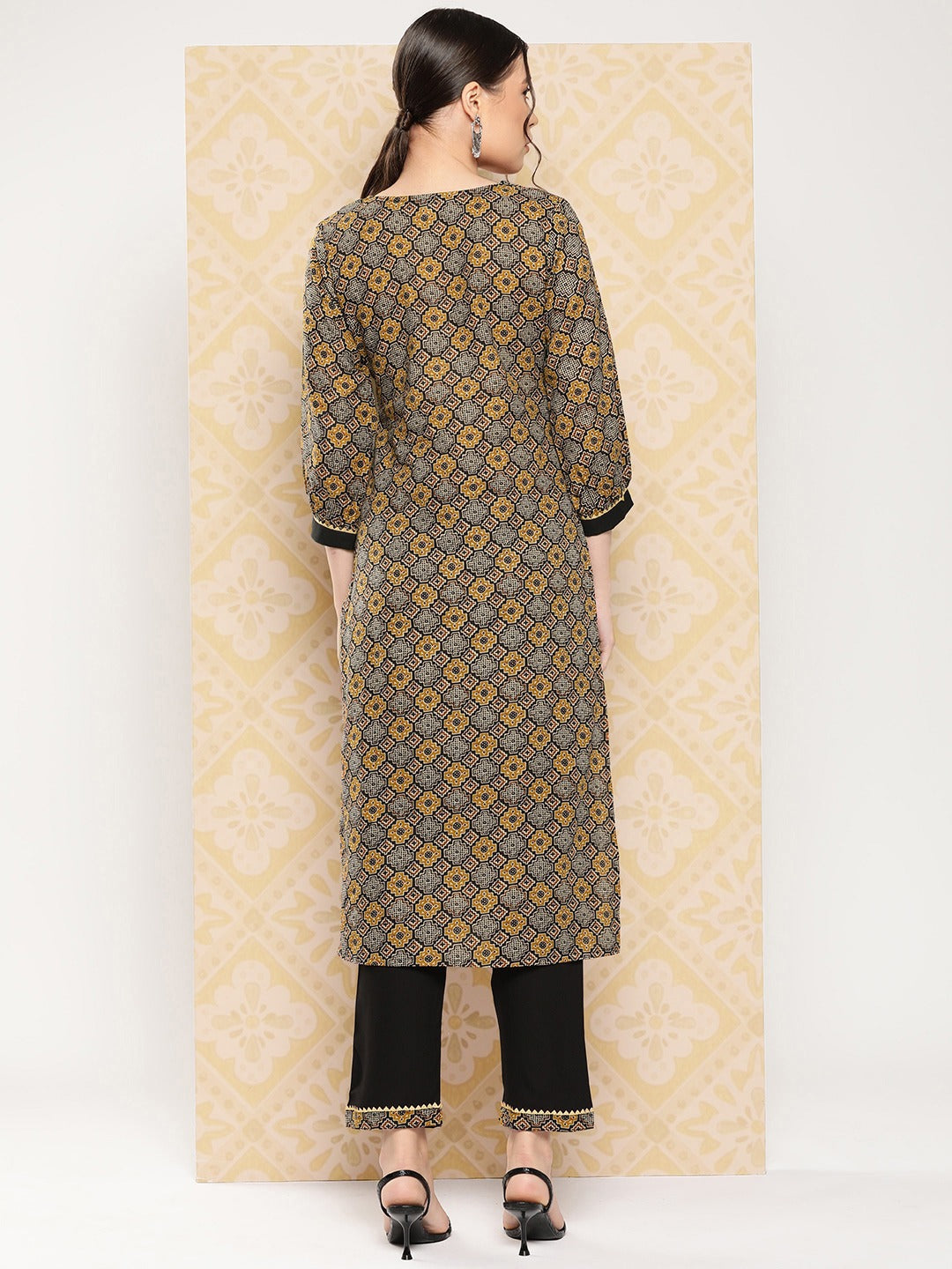 Yufta Geometric Printed Regular Pure Cotton Kurta with Trousers