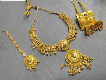 Elite Trading Golden Choker Set with Maang Tikka Ethnic Wedding & party style Necklace Set - Distacart
