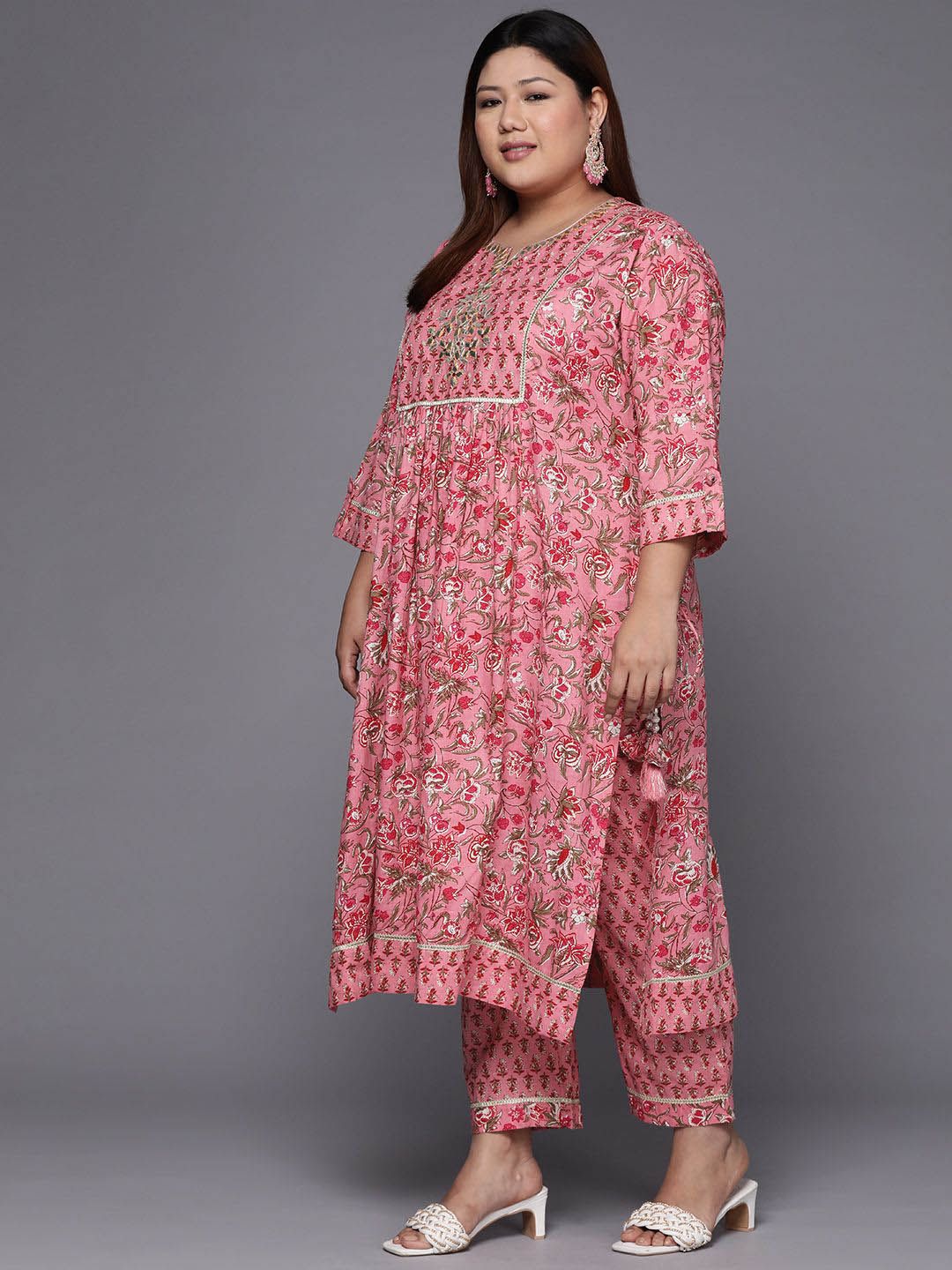 Sztori Plus Size Floral Printed Gotta Patti Cotton Straight Kurta & Trousers With Dupatta - Distacart