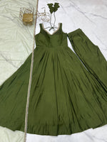 Thumbnail for Lorenvalley Fashion Green Pure Romansilk Chanderi Fabric Yoke Fancy Lace Work Anarkali Kurta Pant With Dupatta Set