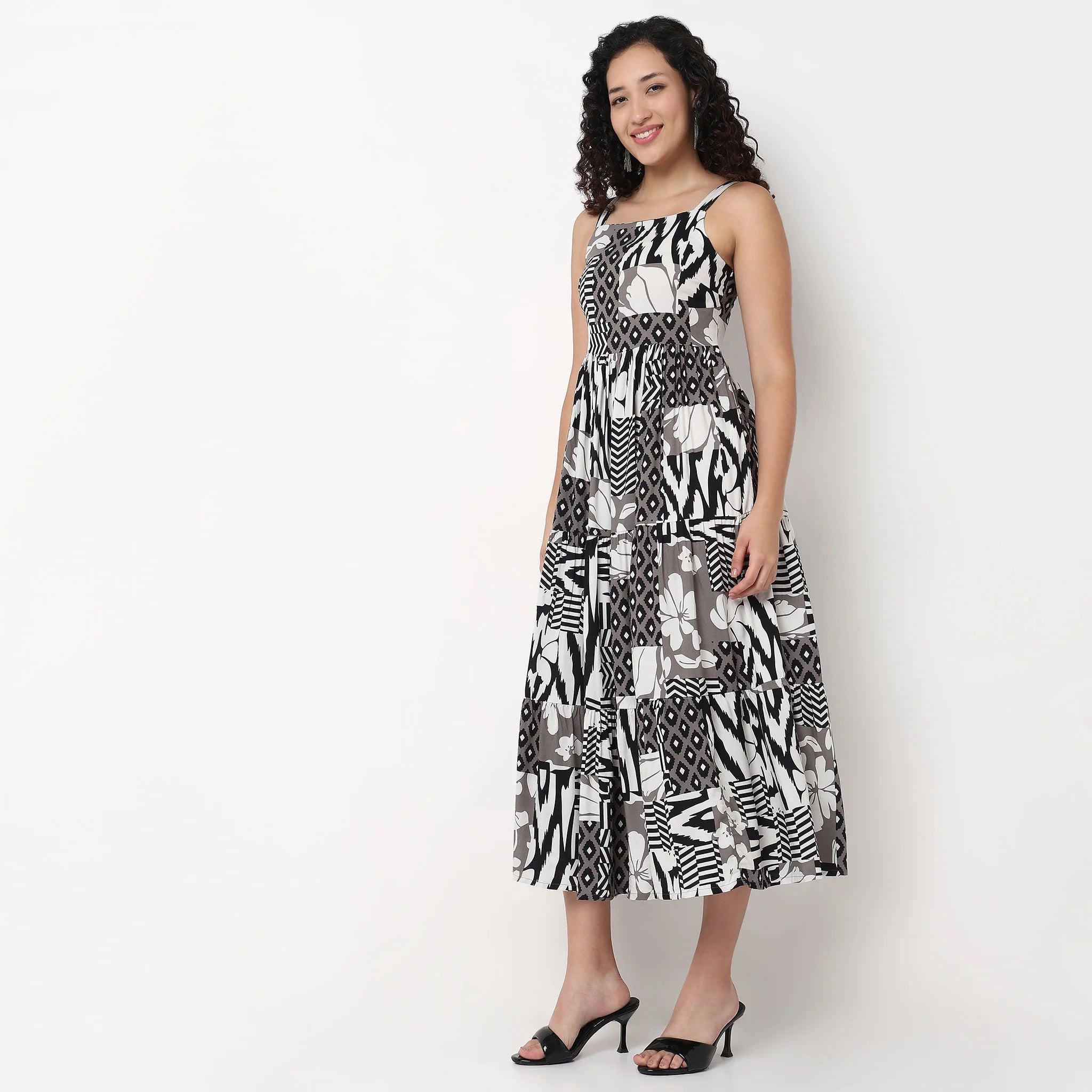 Pimu Square-Neck Maxi Dress with Graphic Print-Green