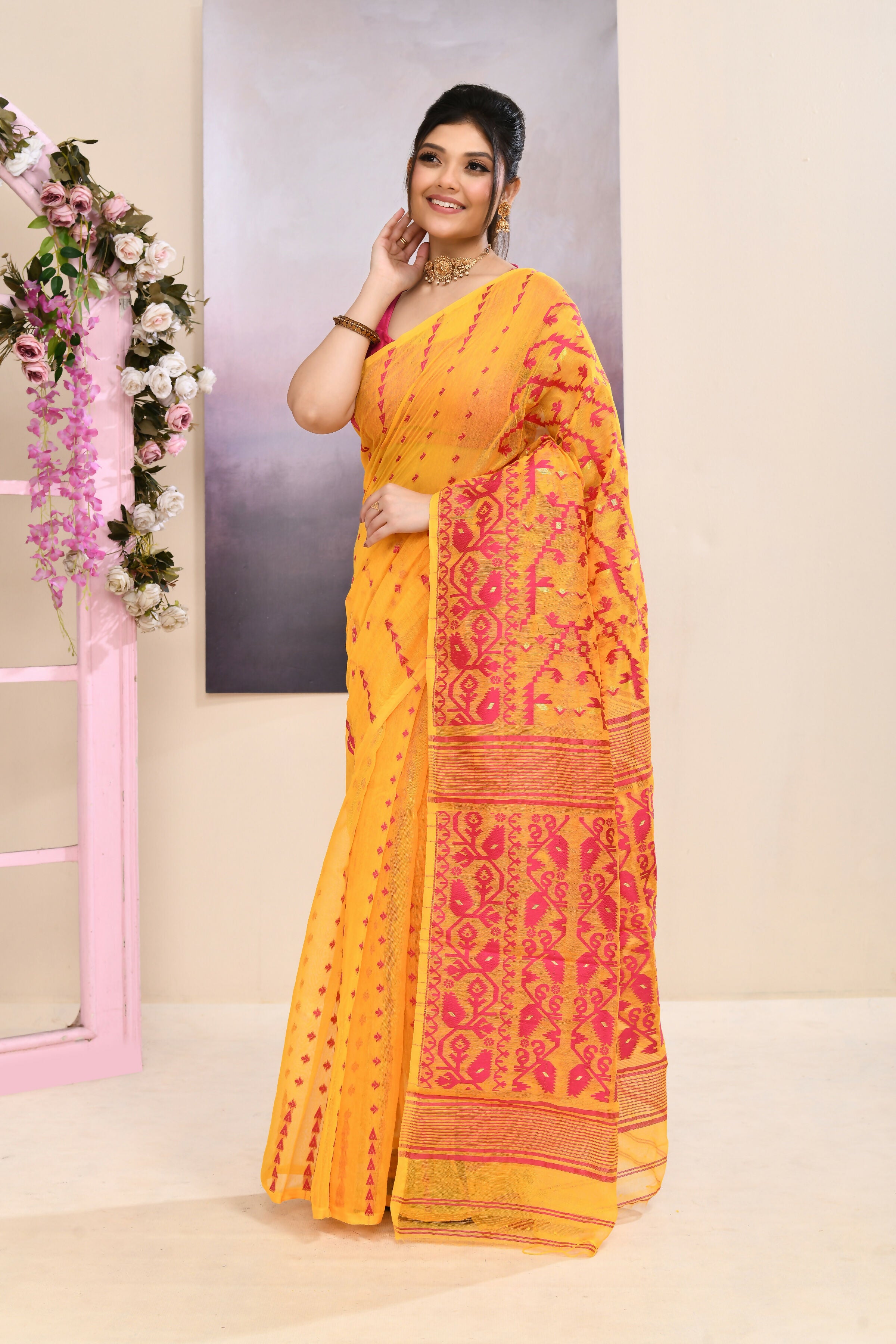 Piyari Fashion Women's Yellow Embellished Cotton Blend Jamdani Saree - Dista