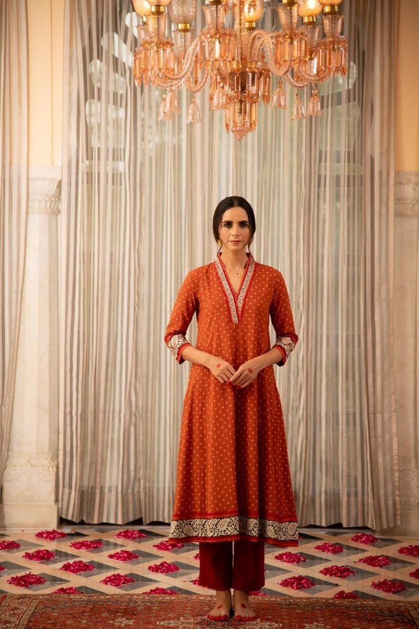 Women's Printed Knee Length V Neck Rayon Kurti And Pant Set (Orange) - Hiral Fashion - Distacart