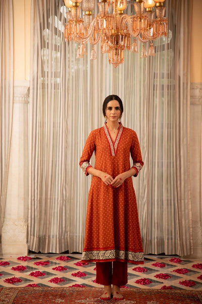 Women's Printed Knee Length V Neck Rayon Kurti And Pant Set (Orange) - Hiral Fashion - Distacart