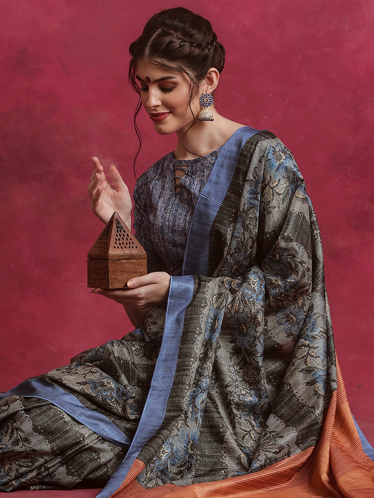 NOZ2TOZ Women's Cotton Blend Grey Printed Designer Saree With Blouse Piece - Distacart