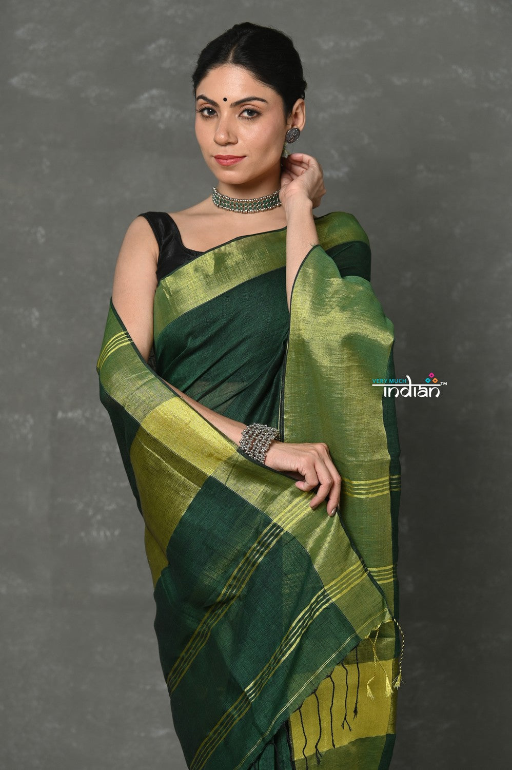 Very Much Indian Tyohaar - Handloom Pure Cotton Linen Saree With Golden Border - Green - Distacart