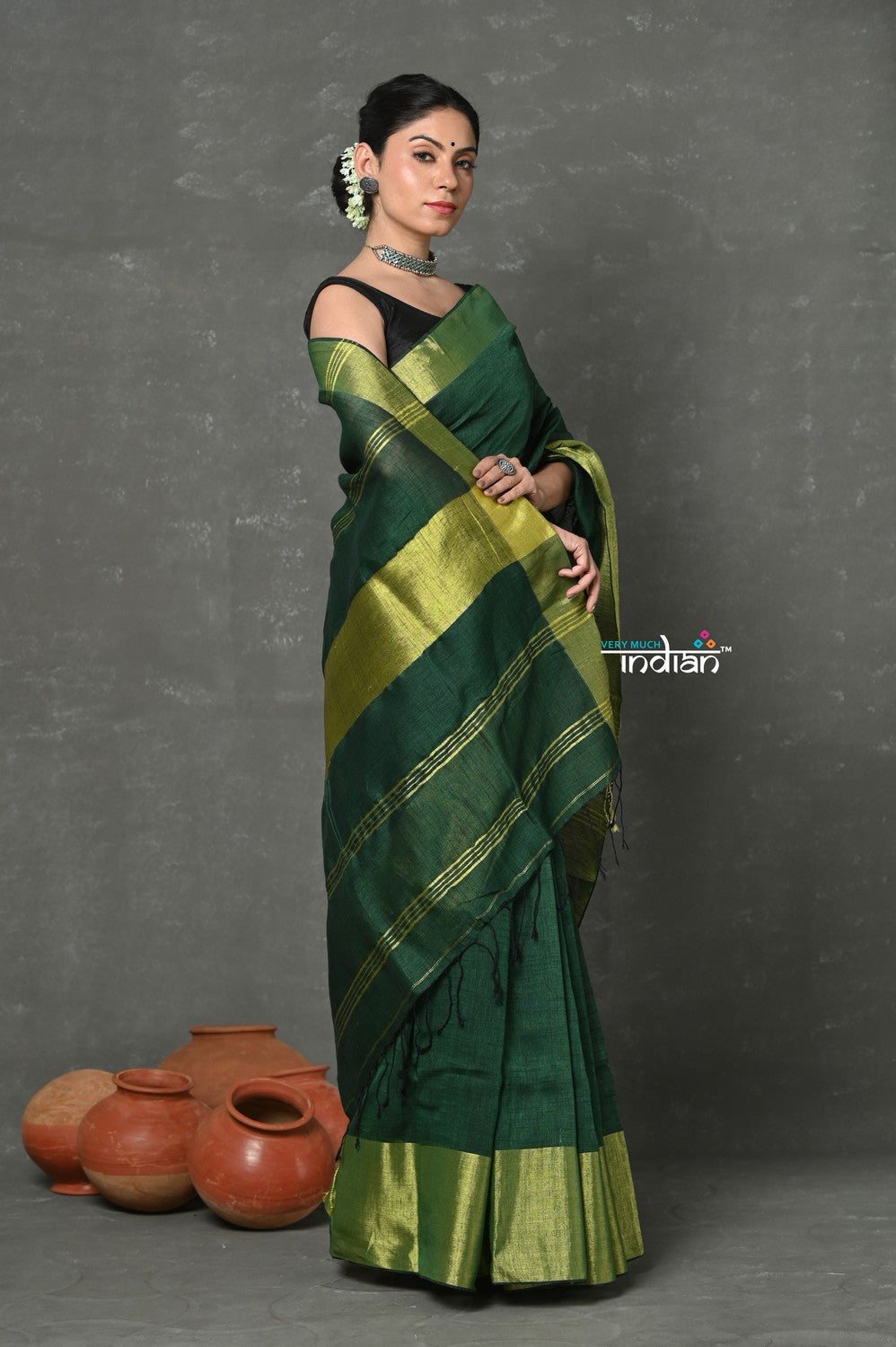 Very Much Indian Tyohaar - Handloom Pure Cotton Linen Saree With Golden Border - Green - Distacart