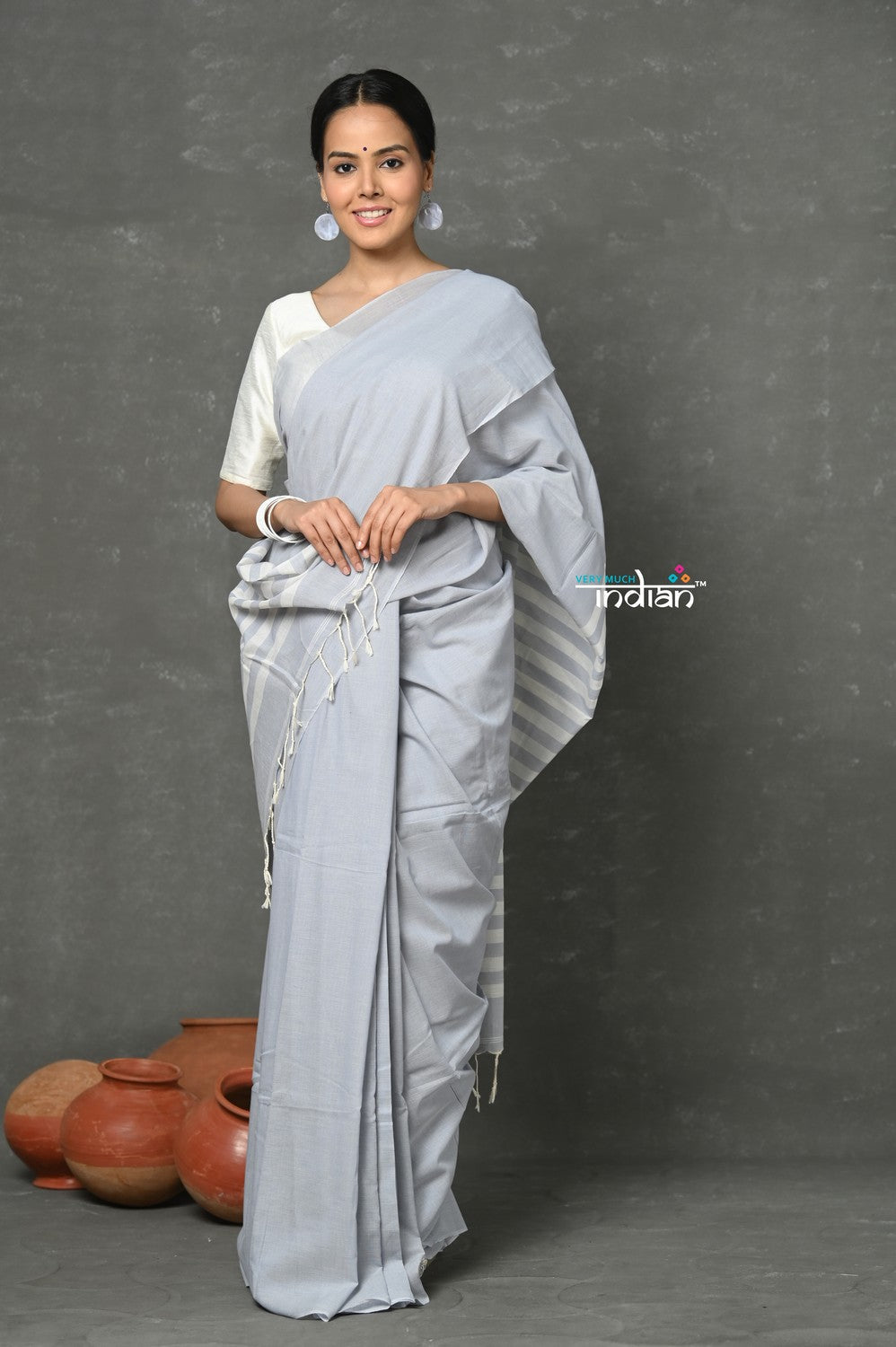 Very Much Indian Pure Mul Cotton Handloom Saree ~ Grey - Distacart