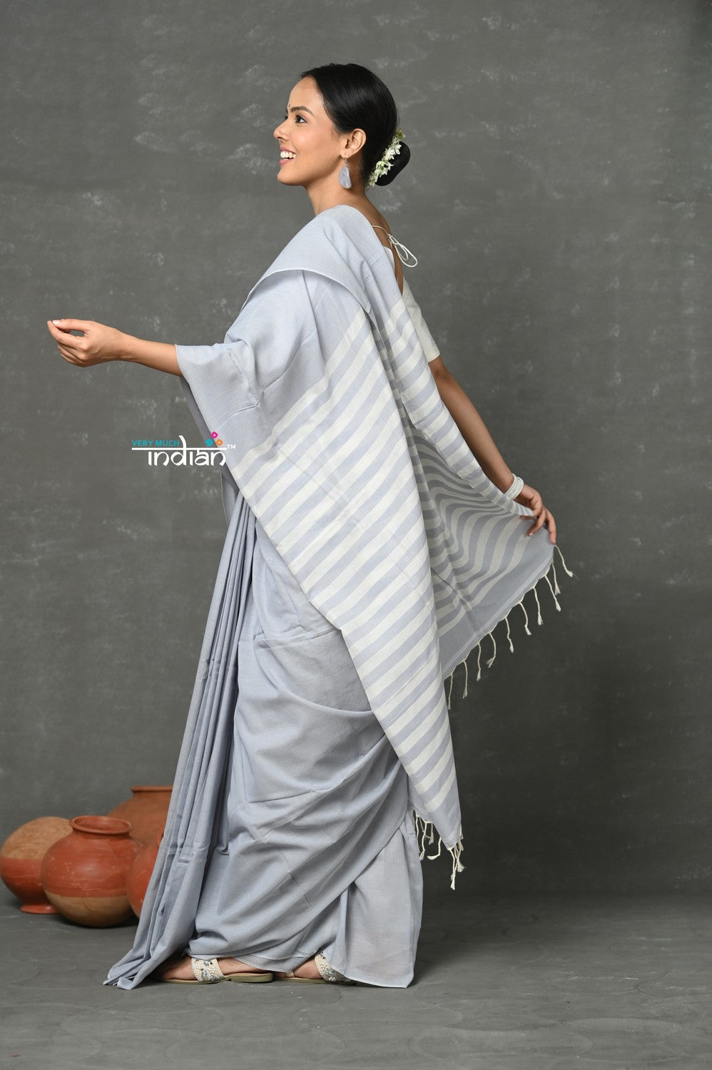 Very Much Indian Pure Mul Cotton Handloom Saree ~ Grey - Distacart